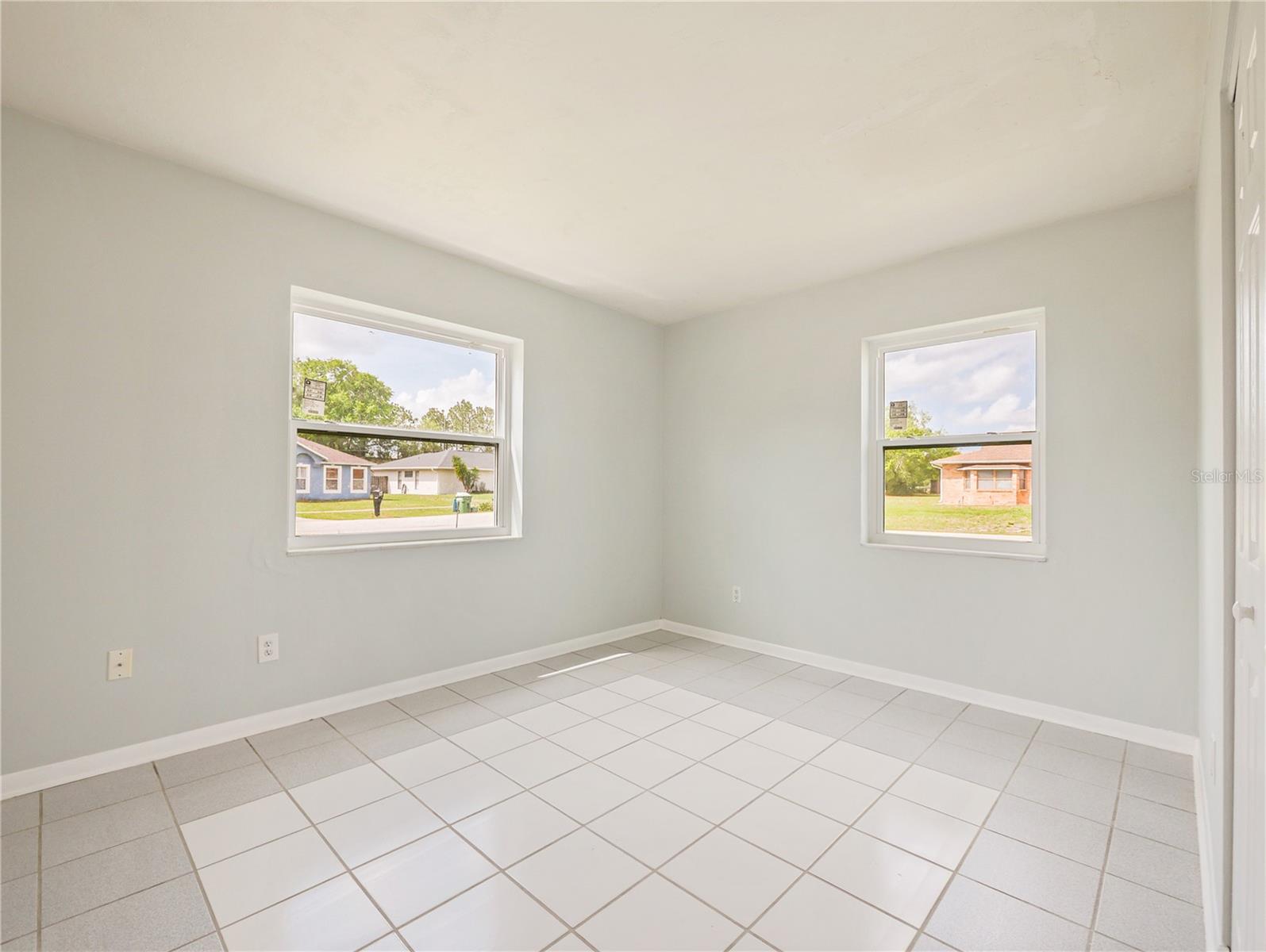 1117 W EMBASSY DR, DELTONA, FL, 32725