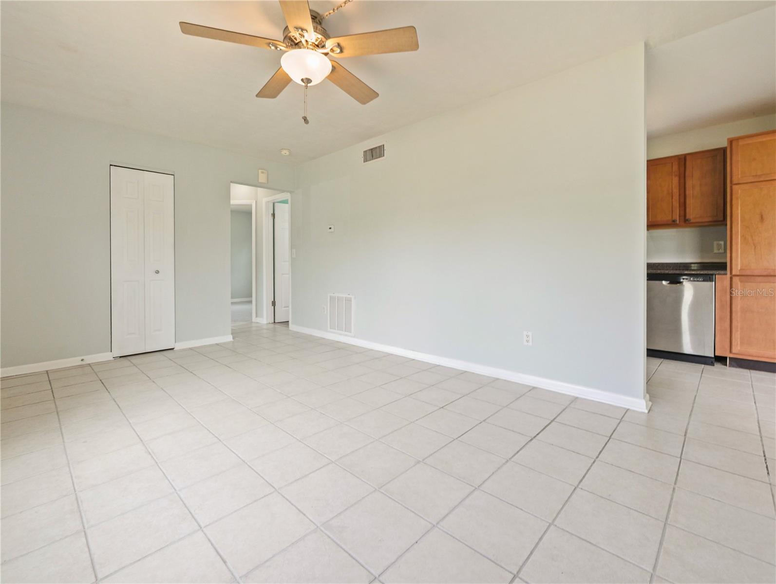 1117 W EMBASSY DR, DELTONA, FL, 32725