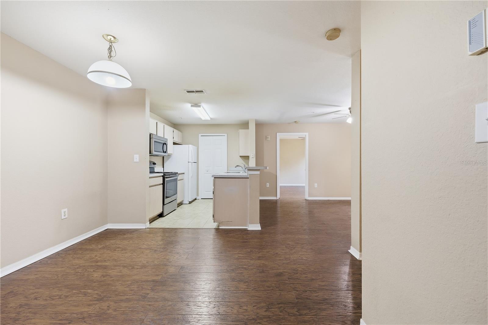 5475 VINELAND RD #8212, ORLANDO, FL, 32811