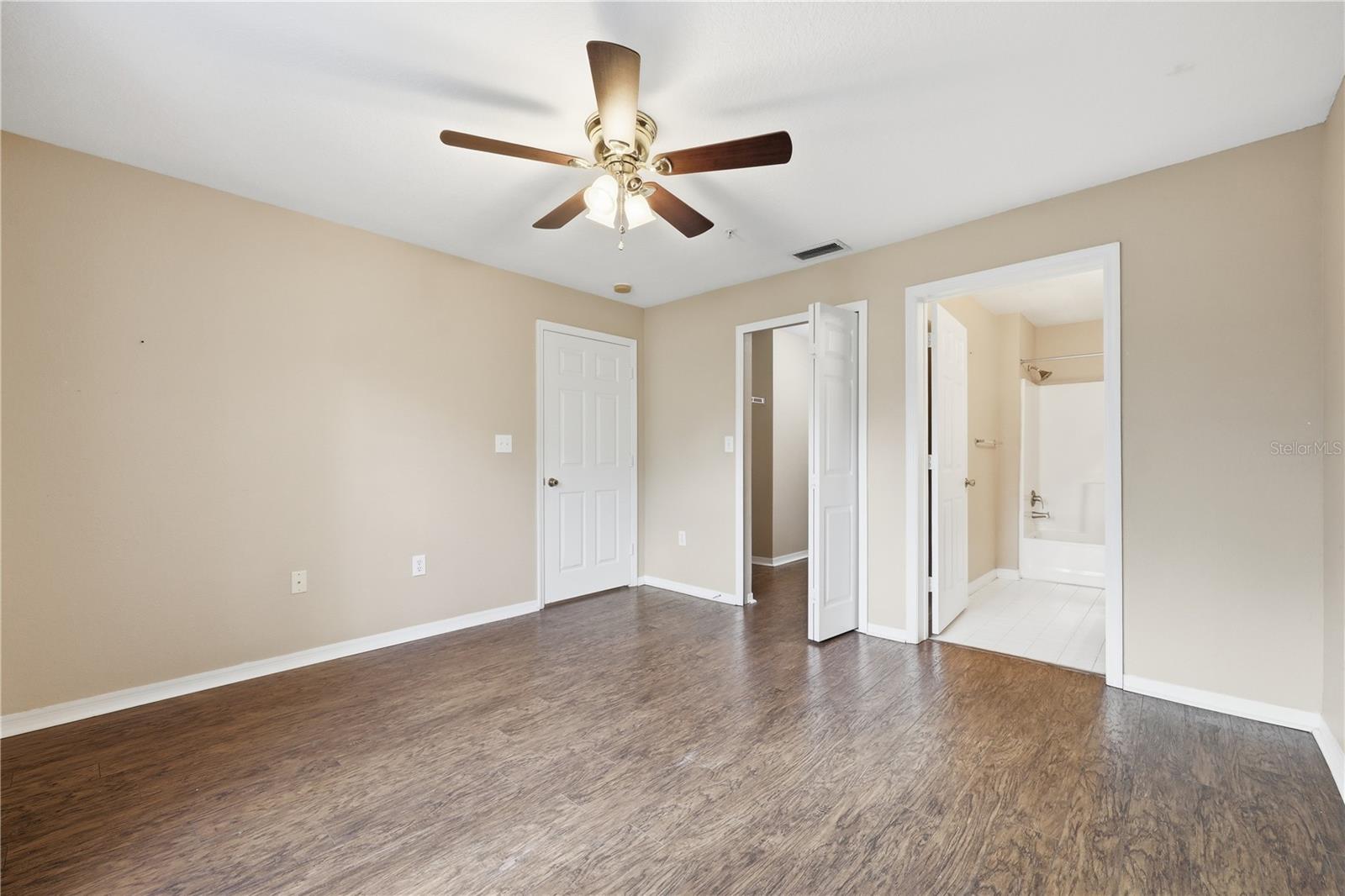 5475 VINELAND RD #8212, ORLANDO, FL, 32811