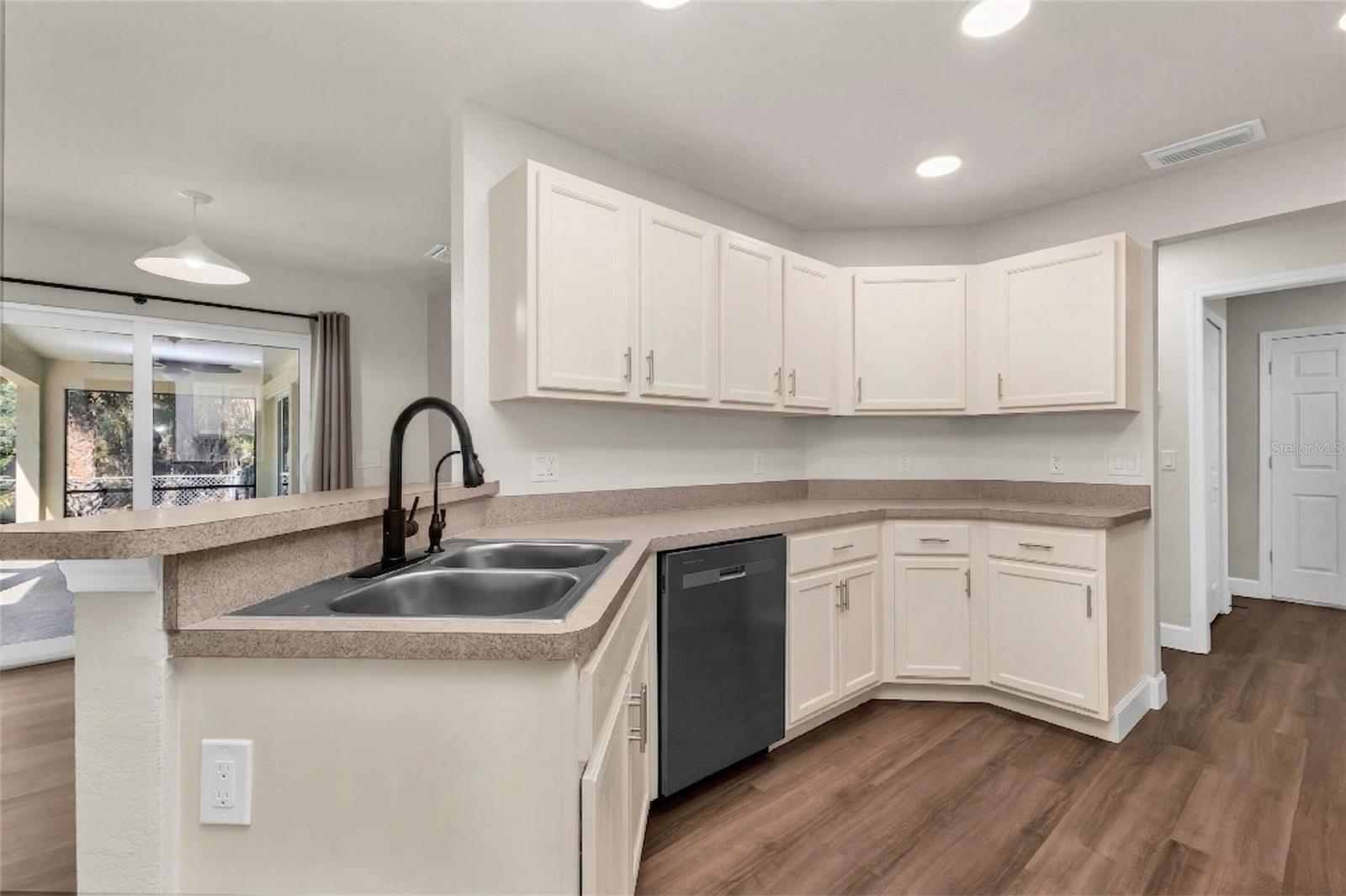 2485 TRAVERSE AVE, NORTH PORT, FL, 34286