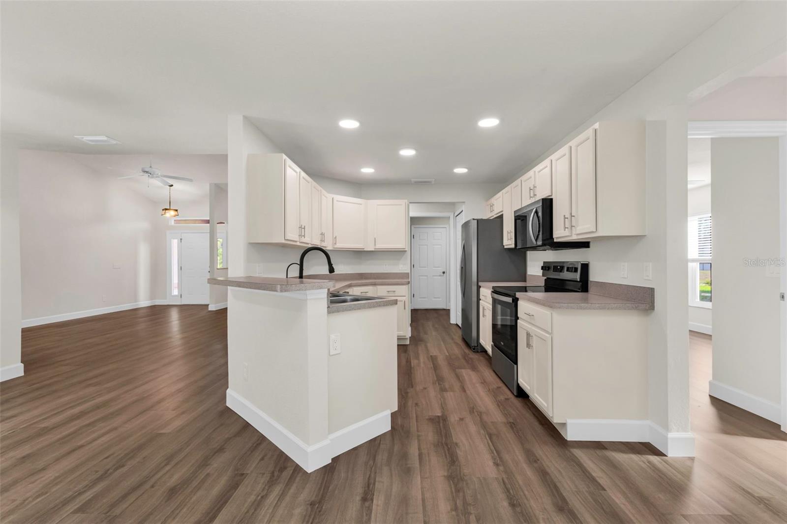 2485 TRAVERSE AVE, NORTH PORT, FL, 34286