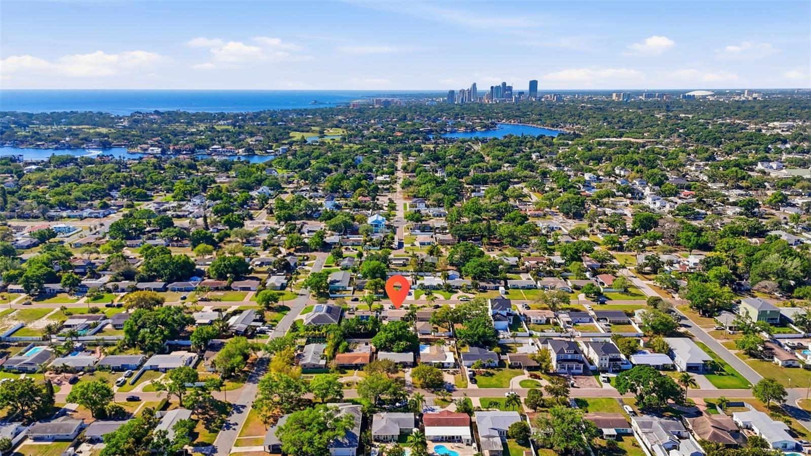 3 miles to downtown St Petersburg