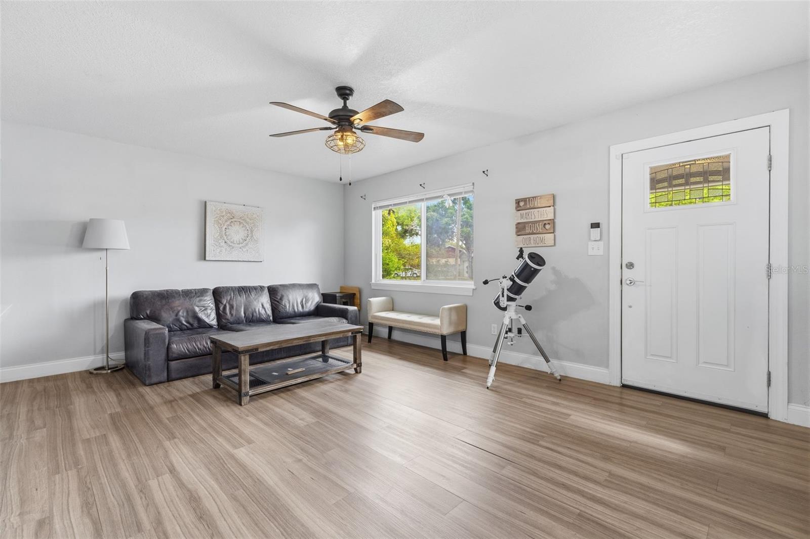 Flexible living space with modern finishes