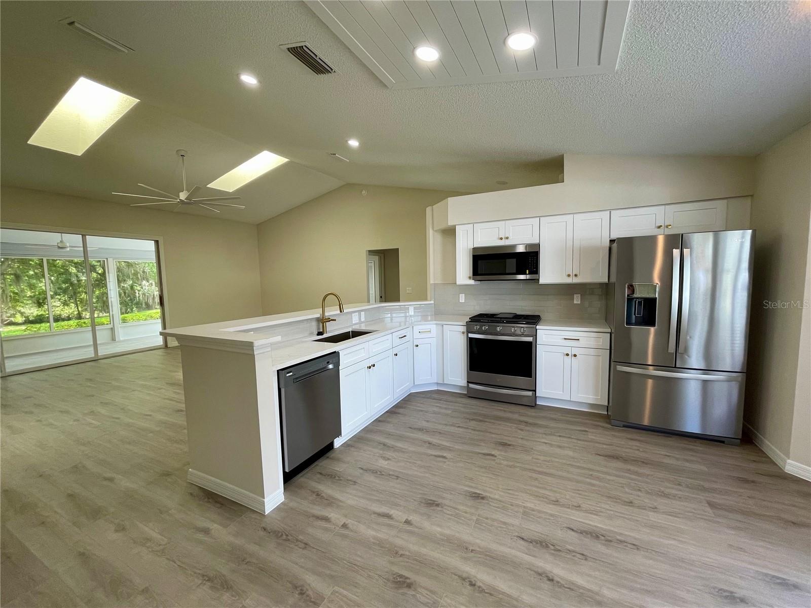 6042 WADE ST, LEESBURG, FL, 34748