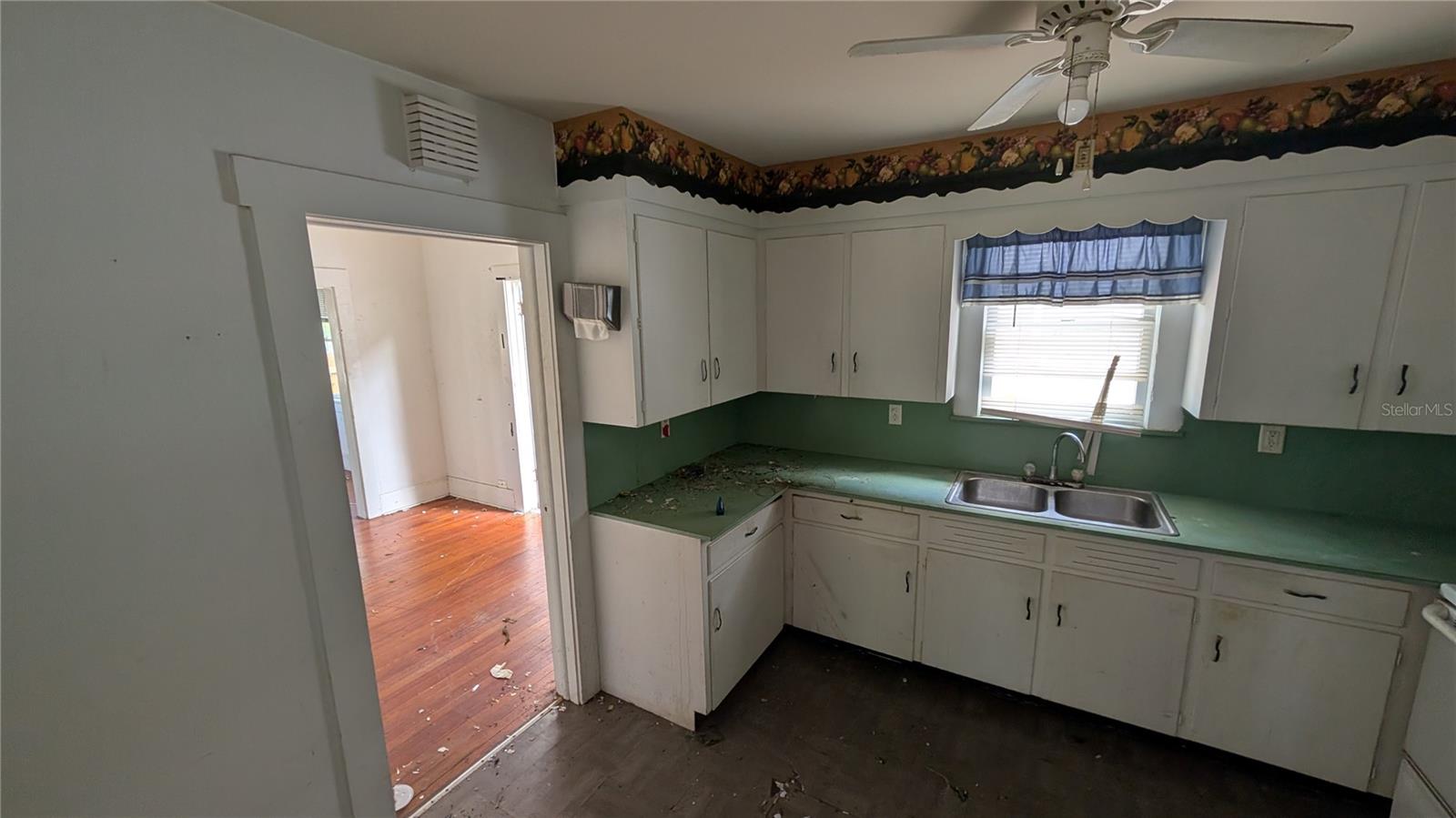 114 S BUNGALOW PARK AVE, TAMPA, FL, 33609