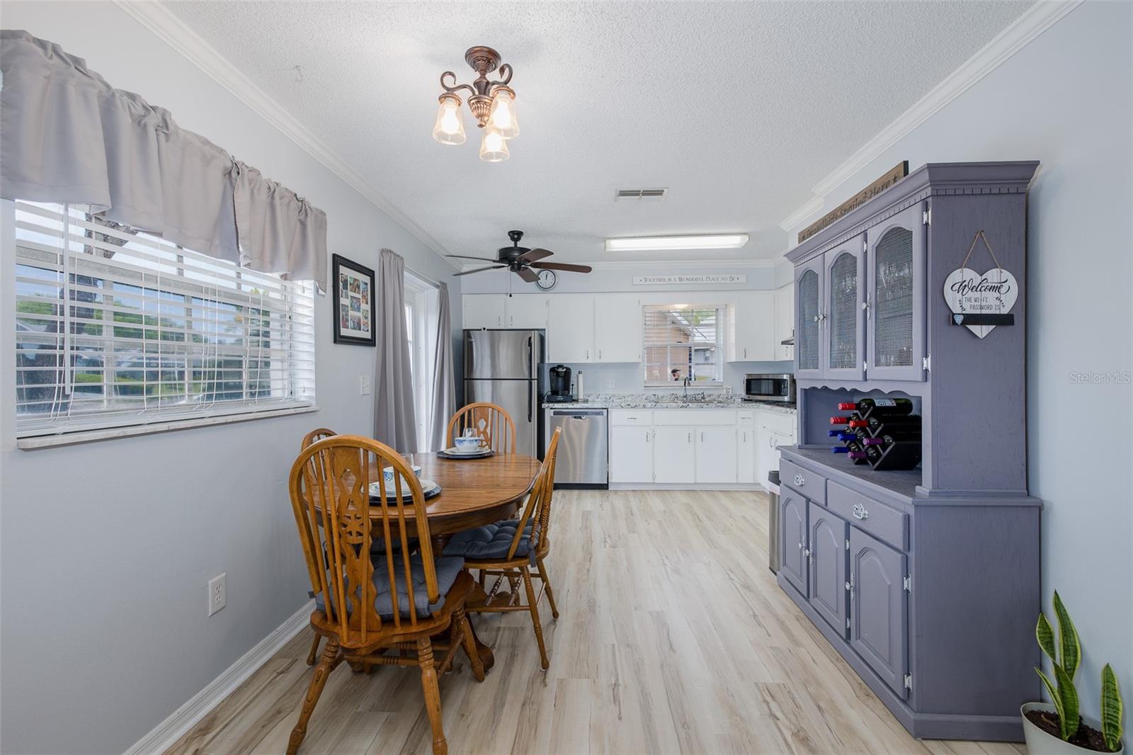 Dining room leading into the kitchen
