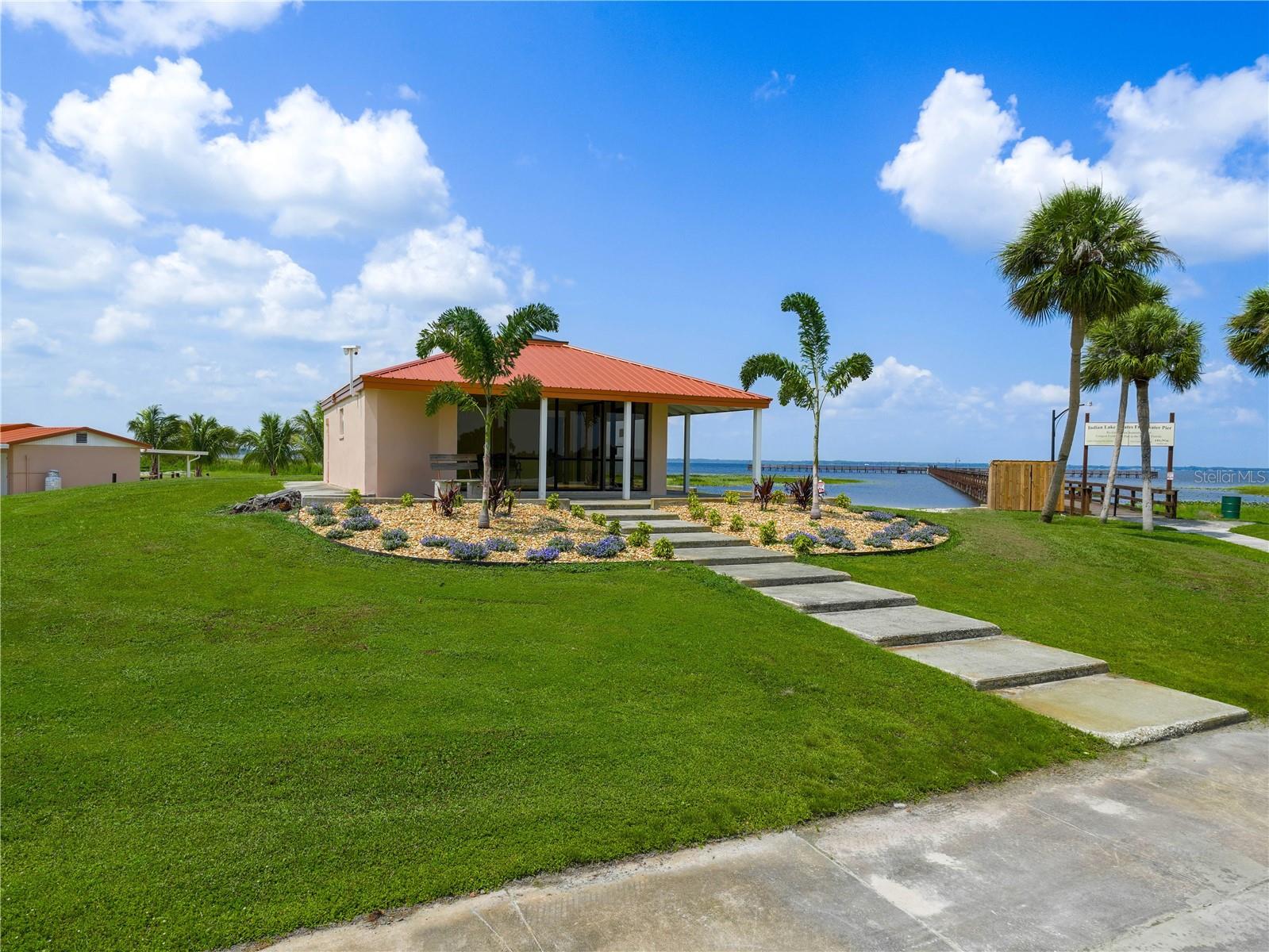 12 POINCIANA DR, INDIAN LAKE ESTATES, FL, 33855