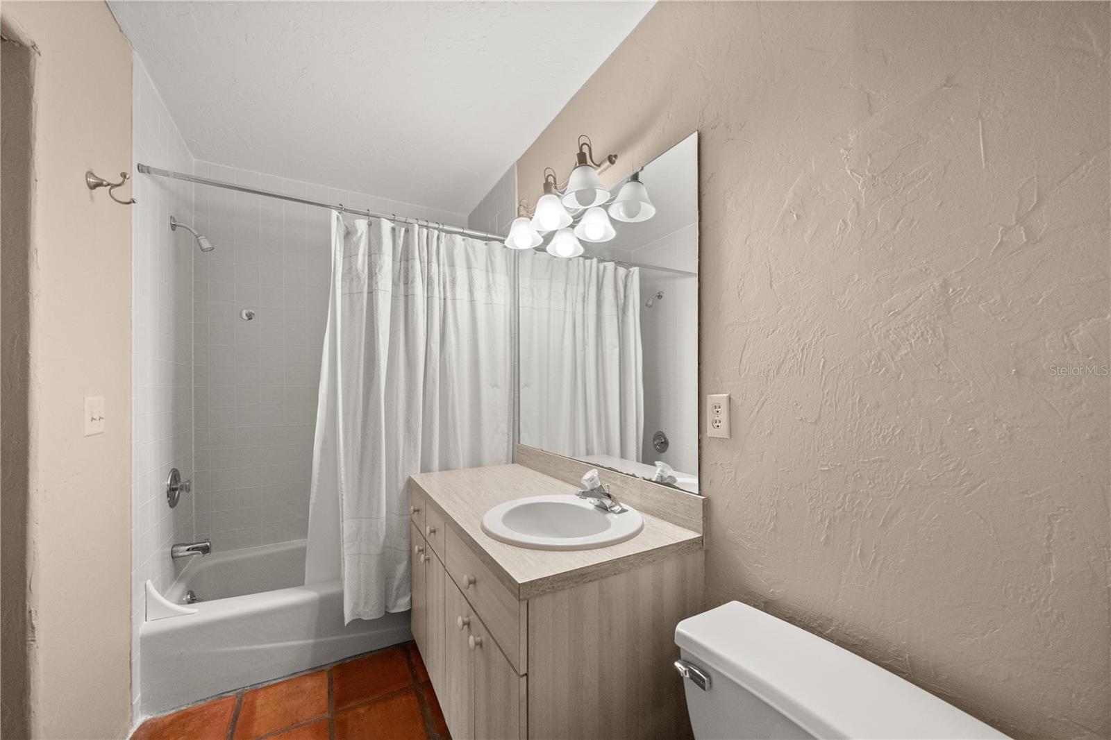 12621 SE SUNSET HARBOR RD, WEIRSDALE, FL, 32195