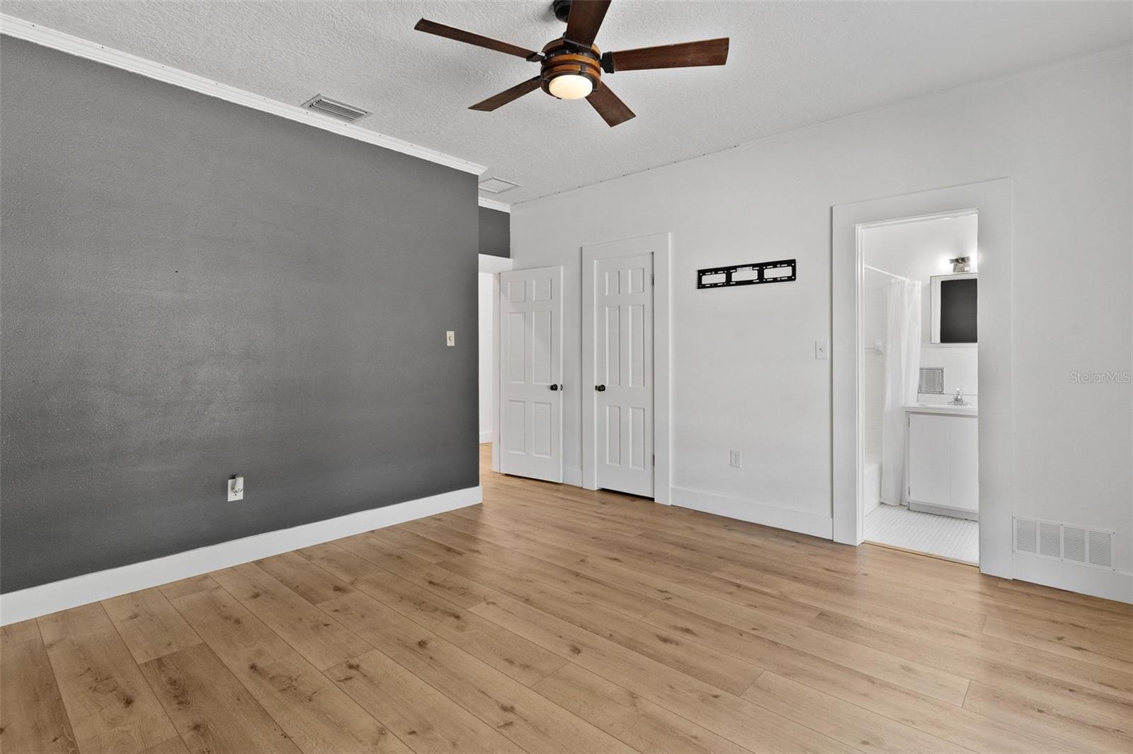 3020 INDIAN TRL, EUSTIS, FL, 32726