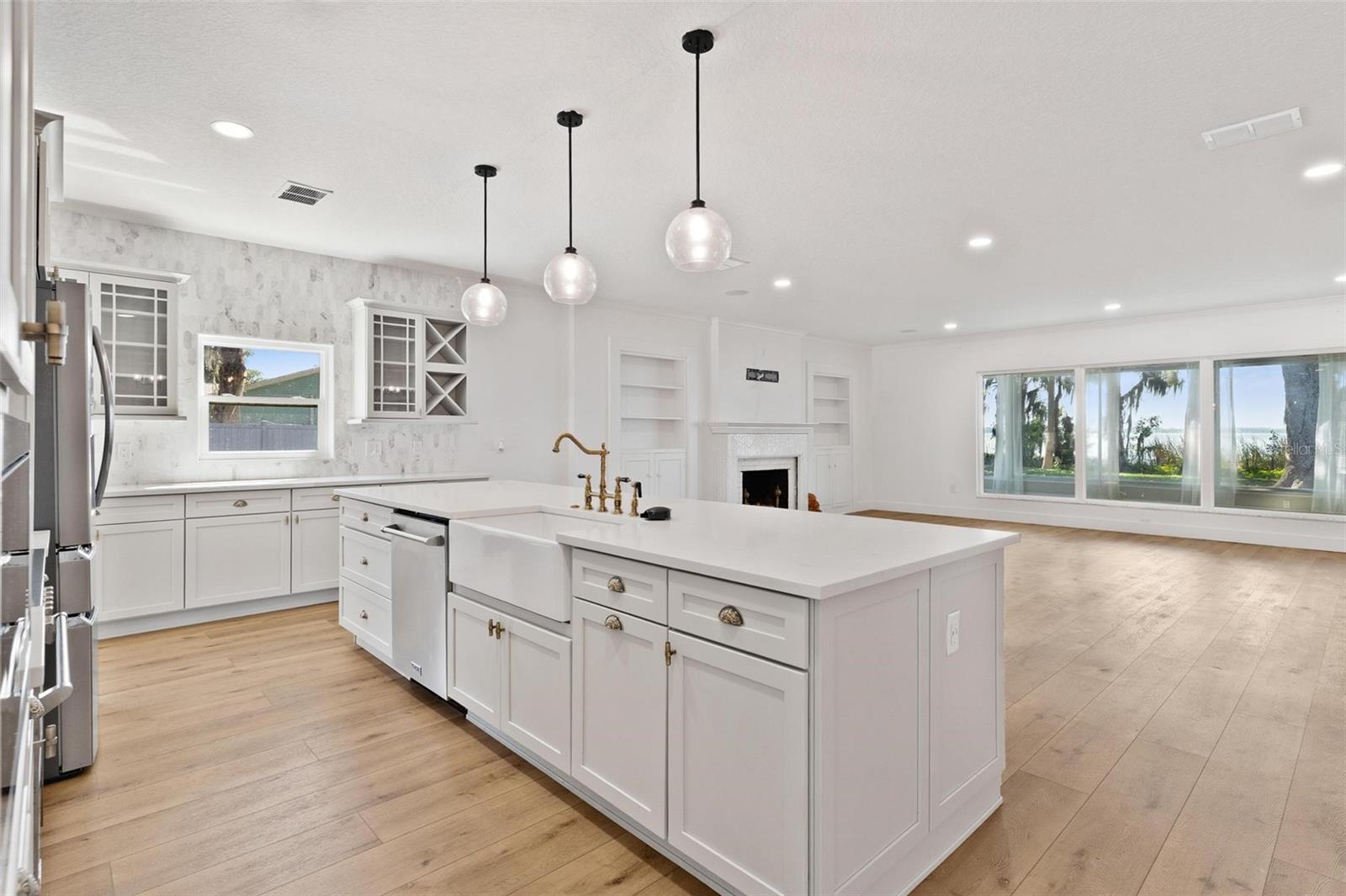 3020 INDIAN TRL, EUSTIS, FL, 32726
