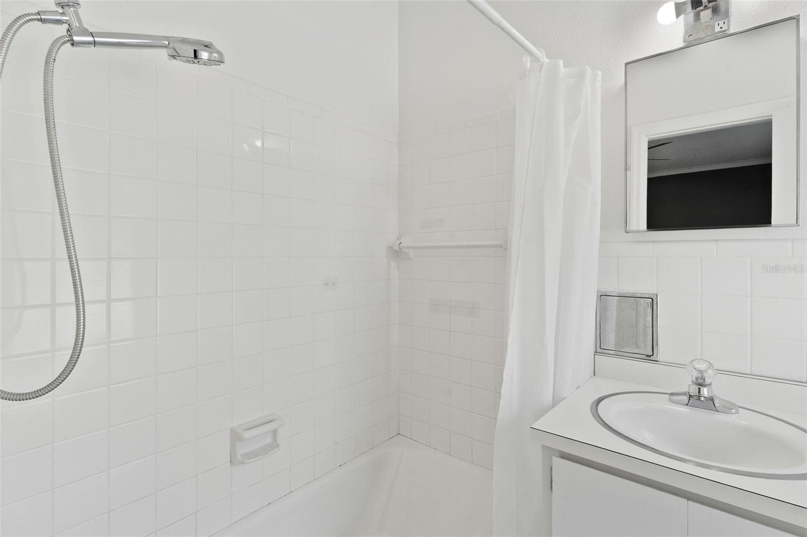 3020 INDIAN TRL, EUSTIS, FL, 32726
