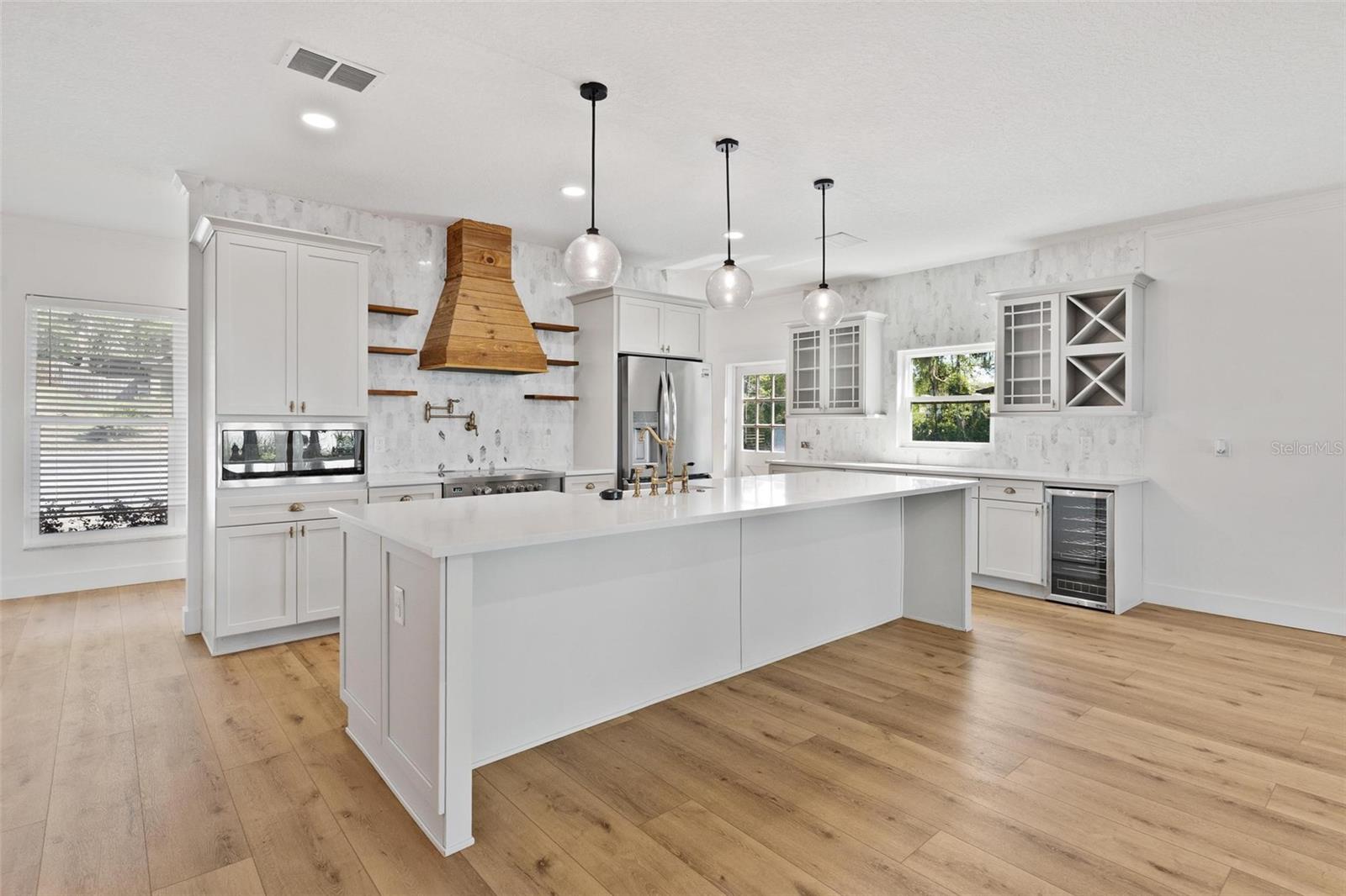 3020 INDIAN TRL, EUSTIS, FL, 32726