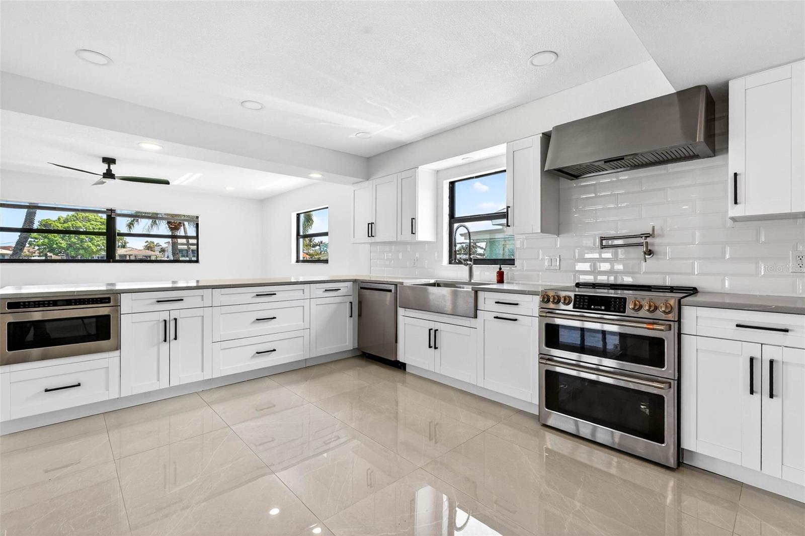 319 MIDWAY IS, CLEARWATER BEACH, FL, 33767
