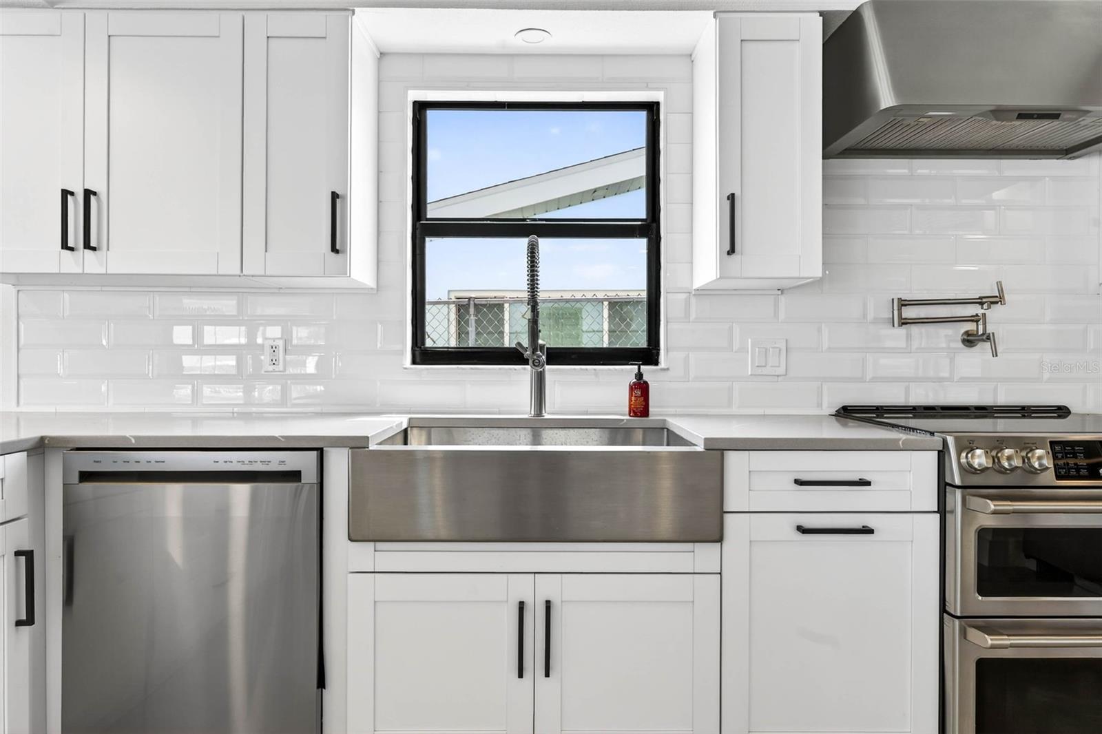 319 MIDWAY IS, CLEARWATER BEACH, FL, 33767