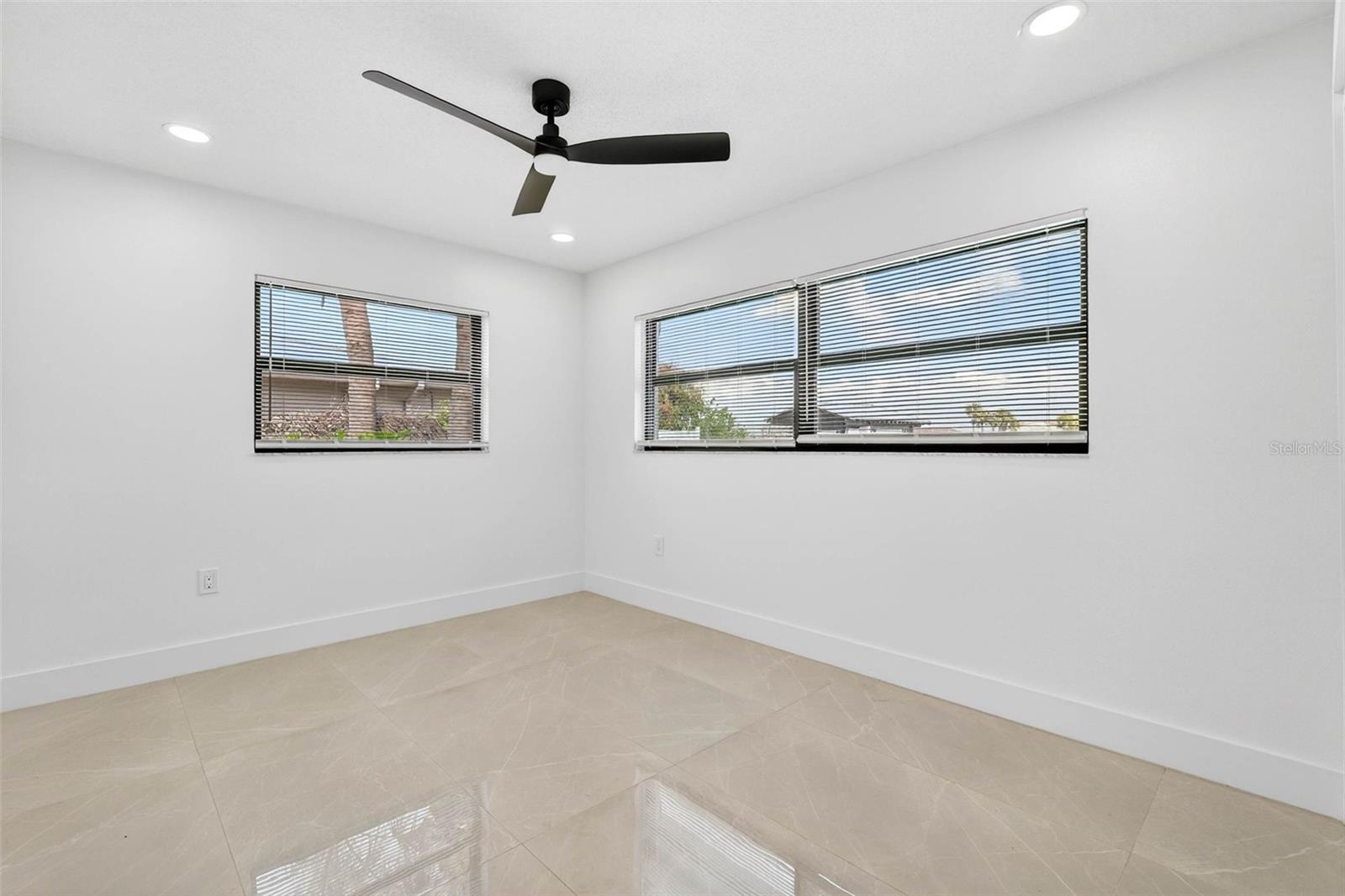 319 MIDWAY IS, CLEARWATER BEACH, FL, 33767