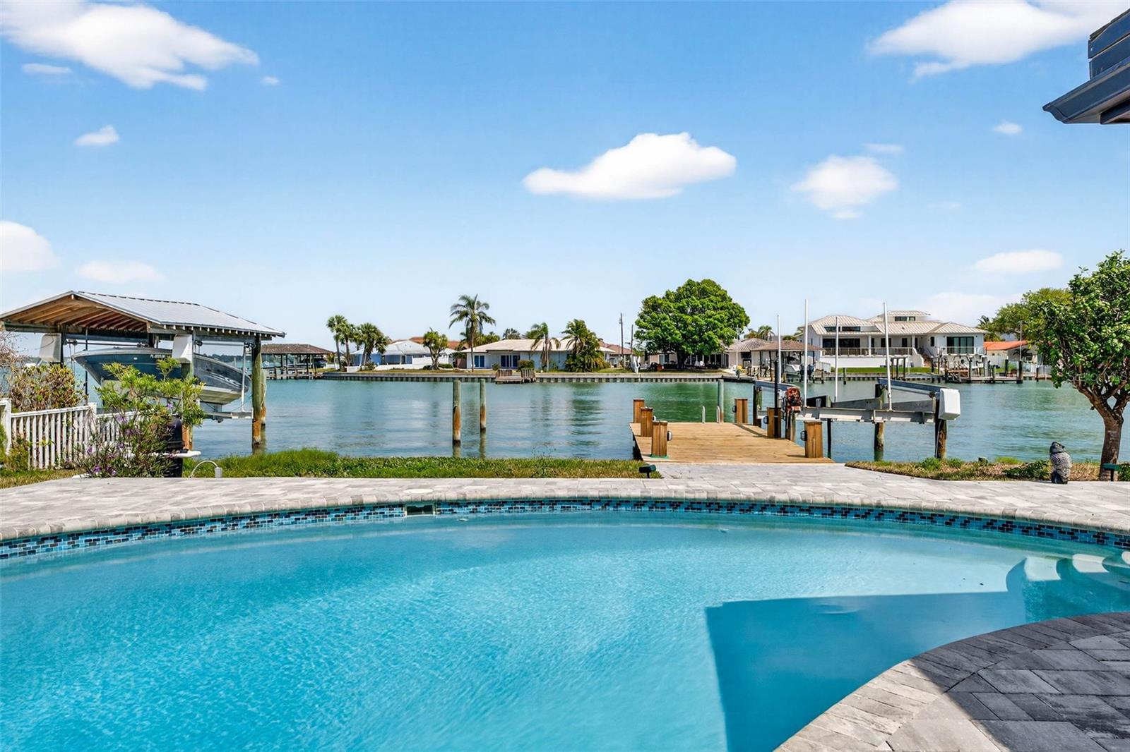 319 MIDWAY IS, CLEARWATER BEACH, FL, 33767