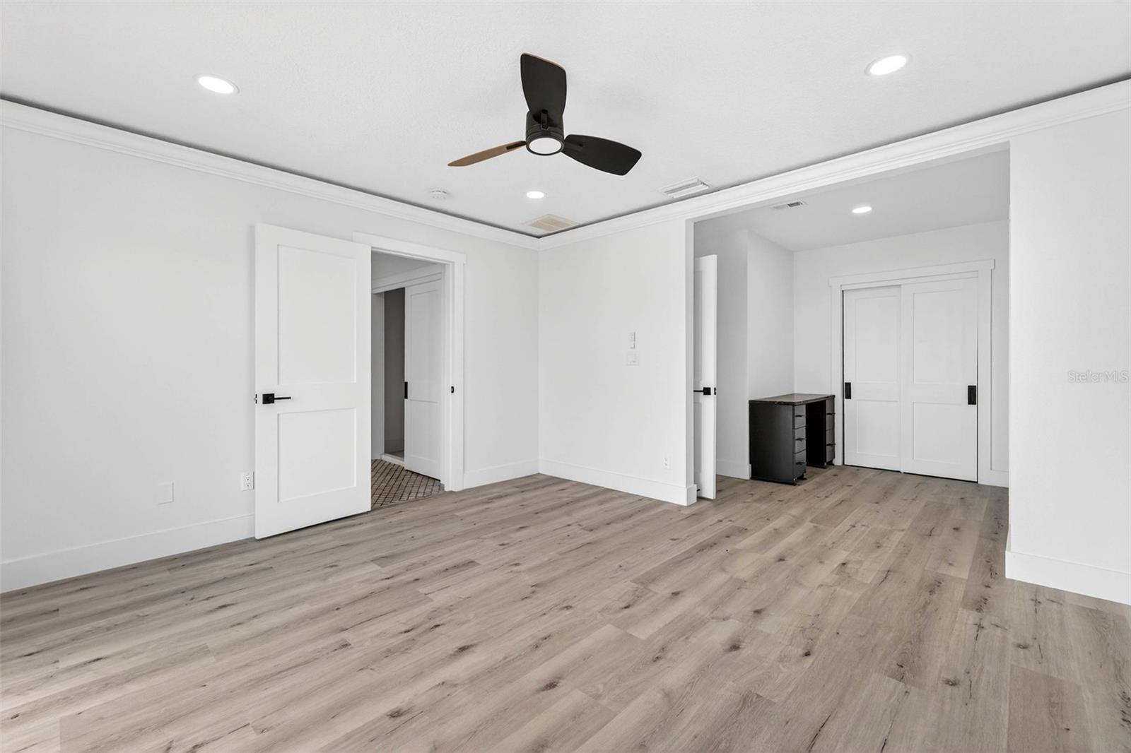 319 MIDWAY IS, CLEARWATER BEACH, FL, 33767