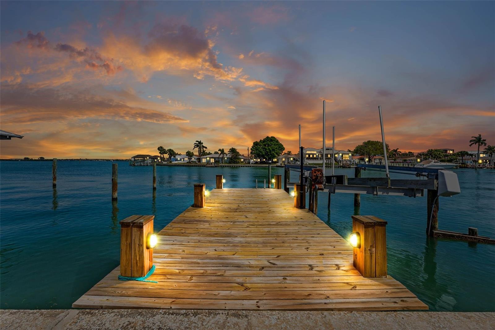 319 MIDWAY IS, CLEARWATER BEACH, FL, 33767