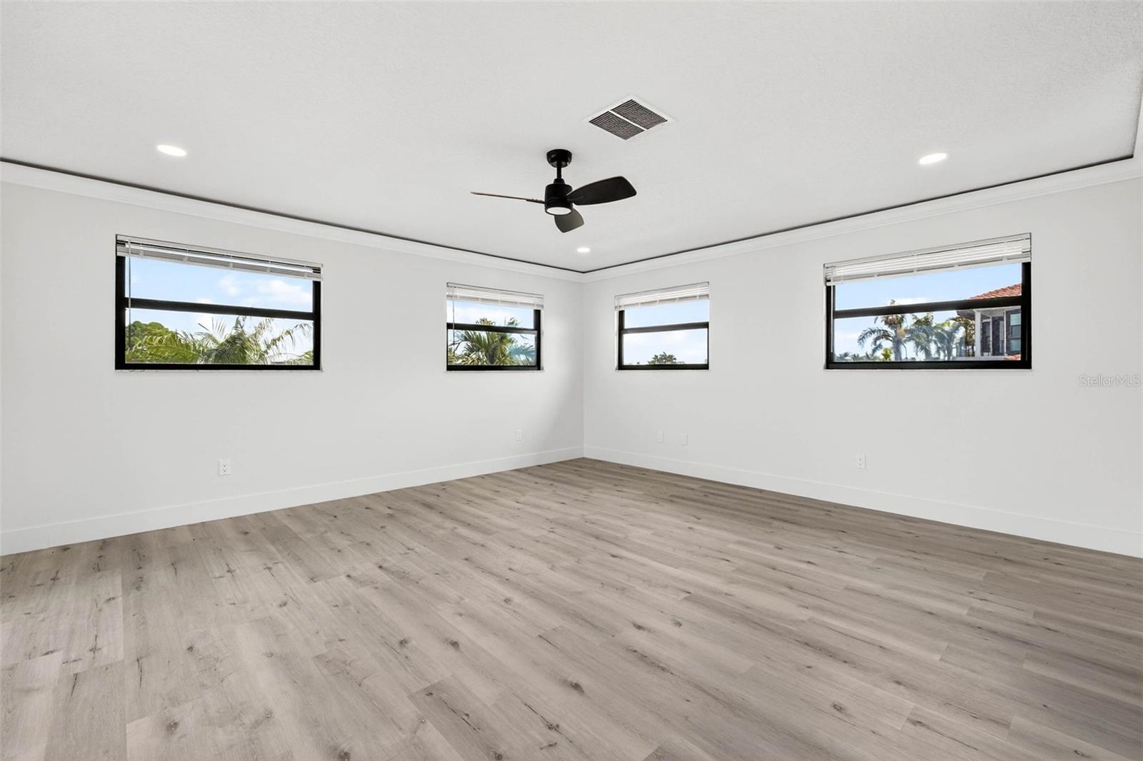 319 MIDWAY IS, CLEARWATER BEACH, FL, 33767