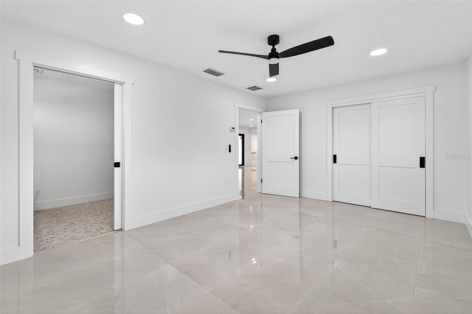 319 MIDWAY IS, CLEARWATER BEACH, FL, 33767