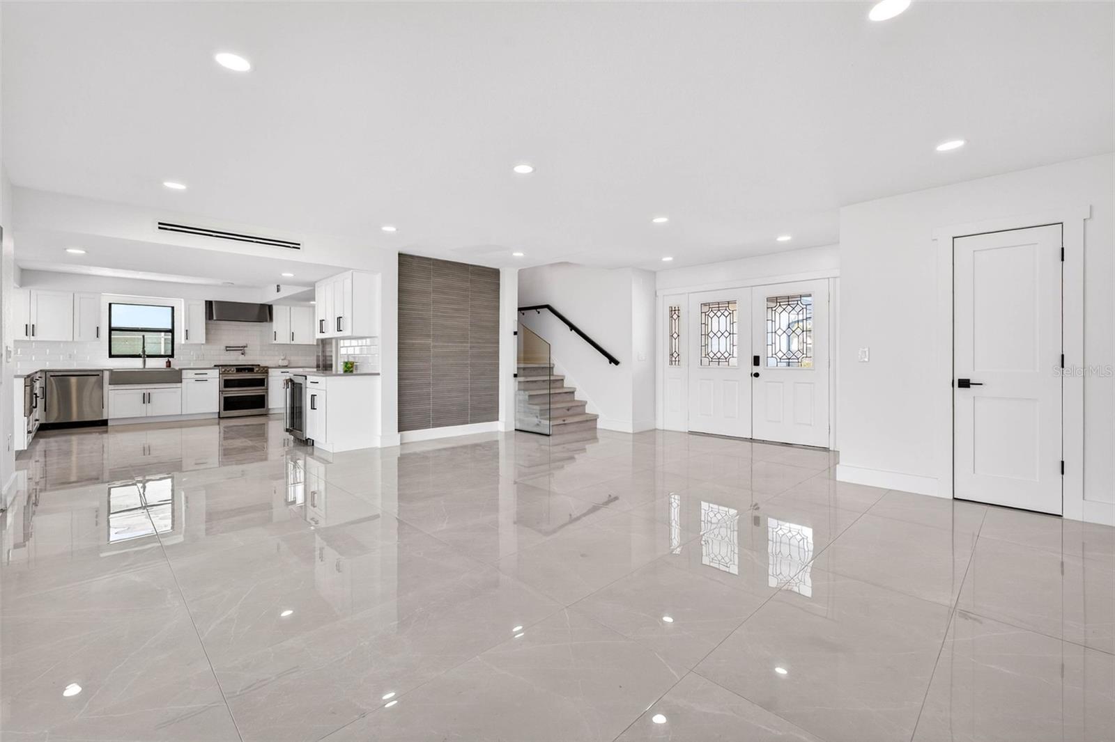 319 MIDWAY IS, CLEARWATER BEACH, FL, 33767