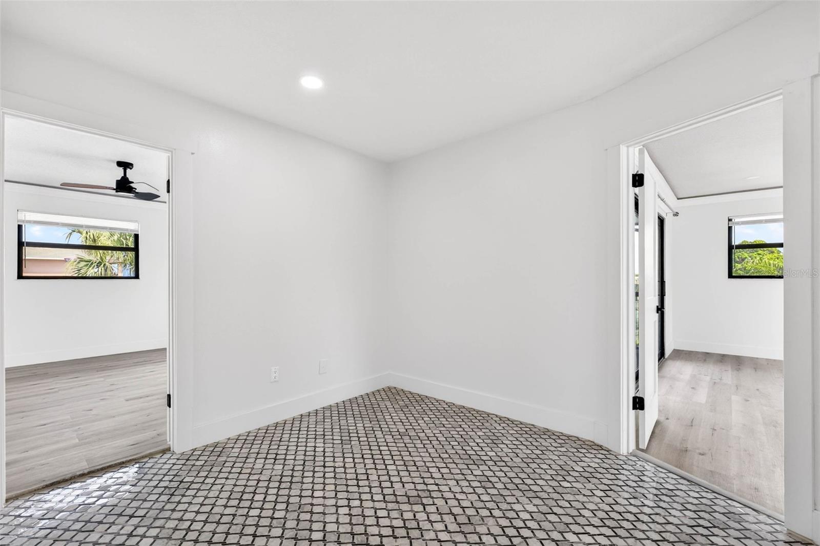 319 MIDWAY IS, CLEARWATER BEACH, FL, 33767