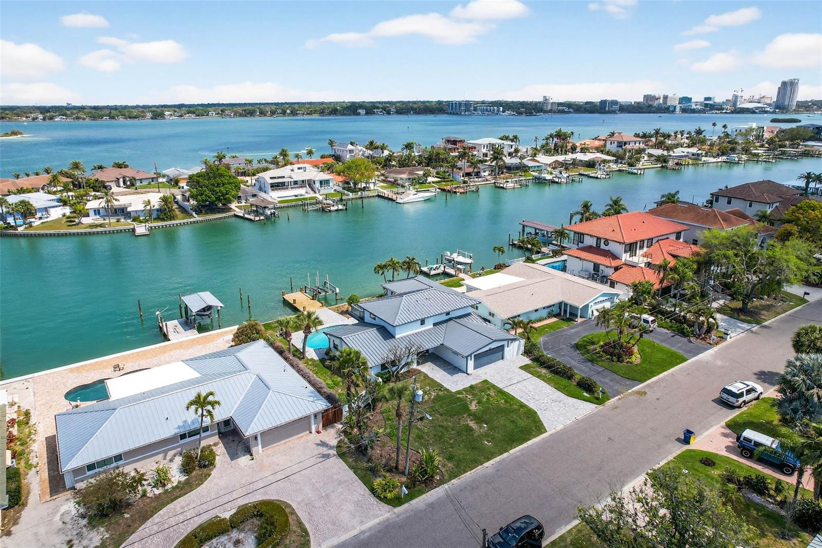 319 MIDWAY IS, CLEARWATER BEACH, FL, 33767