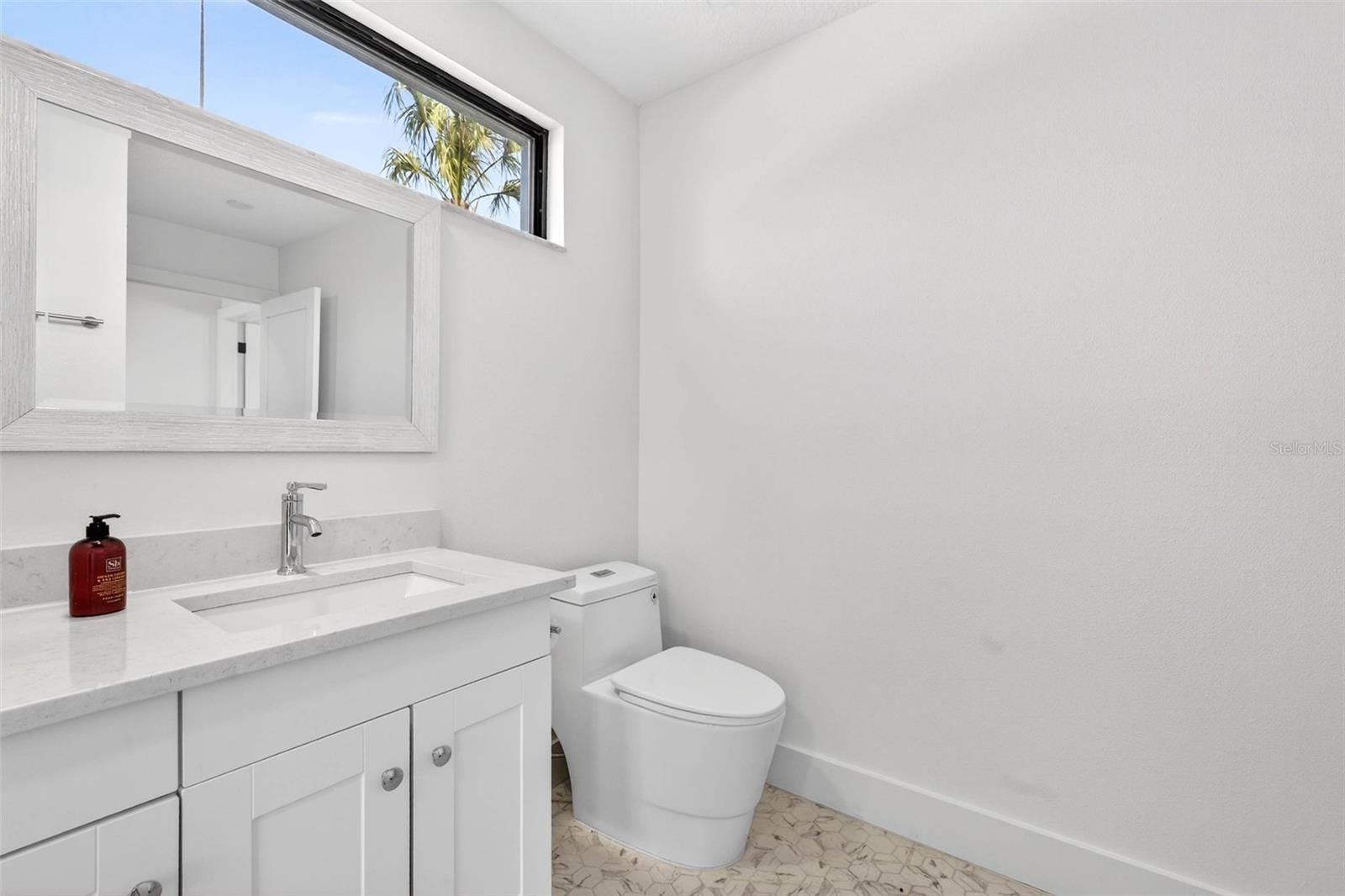 319 MIDWAY IS, CLEARWATER BEACH, FL, 33767