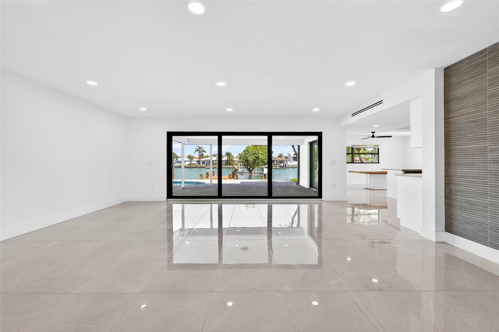 319 MIDWAY IS, CLEARWATER BEACH, FL, 33767