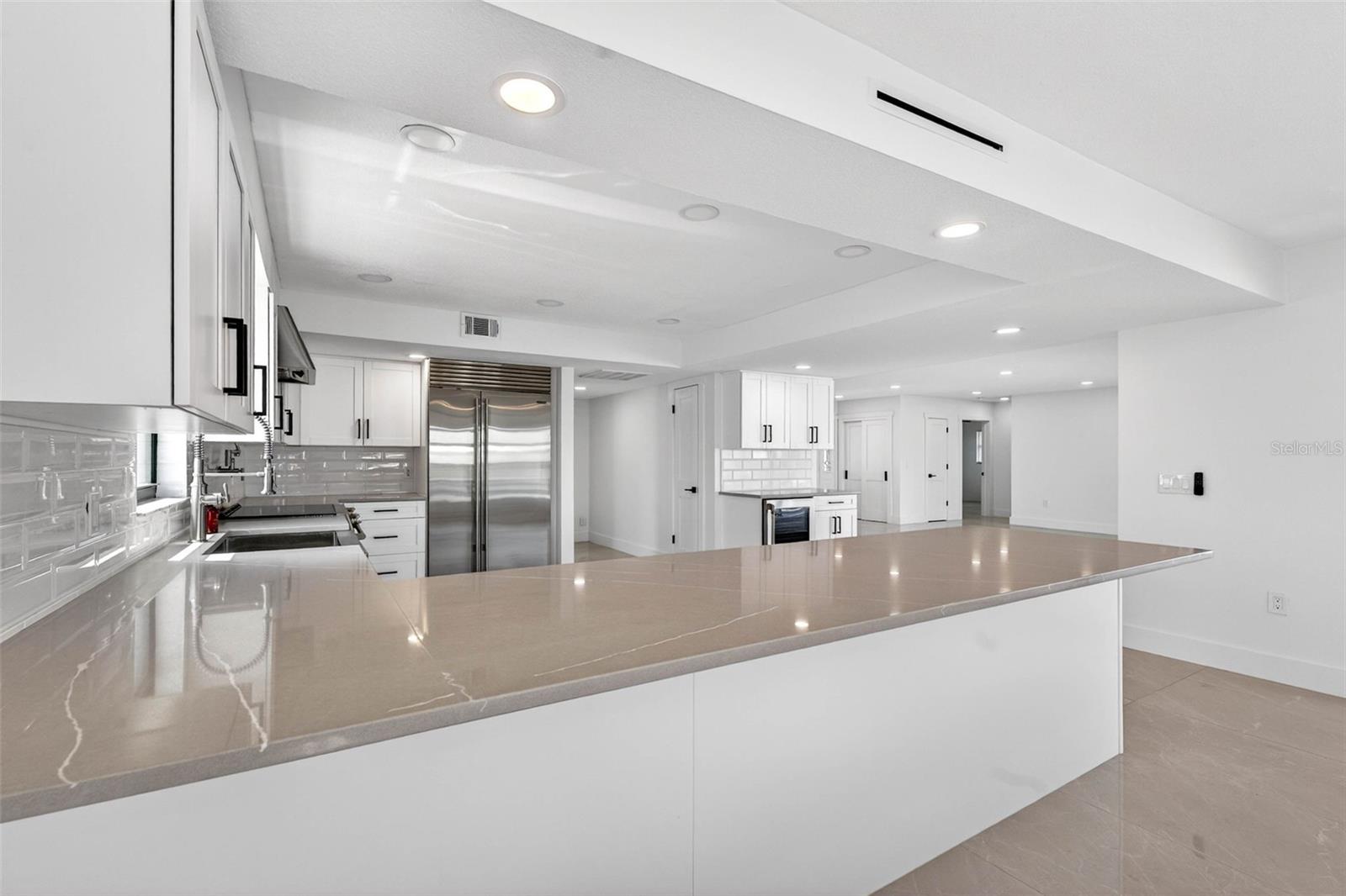 319 MIDWAY IS, CLEARWATER BEACH, FL, 33767