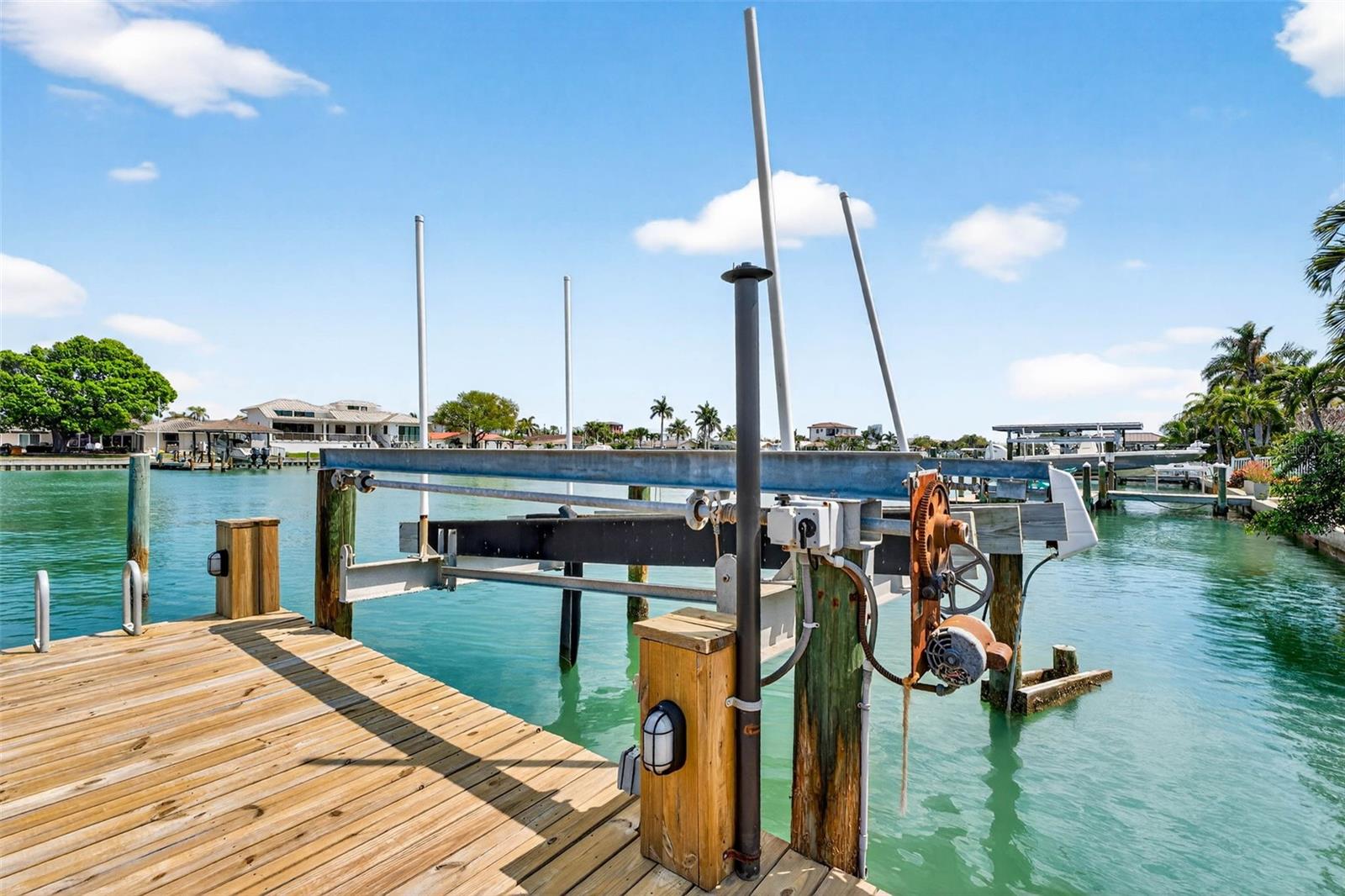 319 MIDWAY IS, CLEARWATER BEACH, FL, 33767