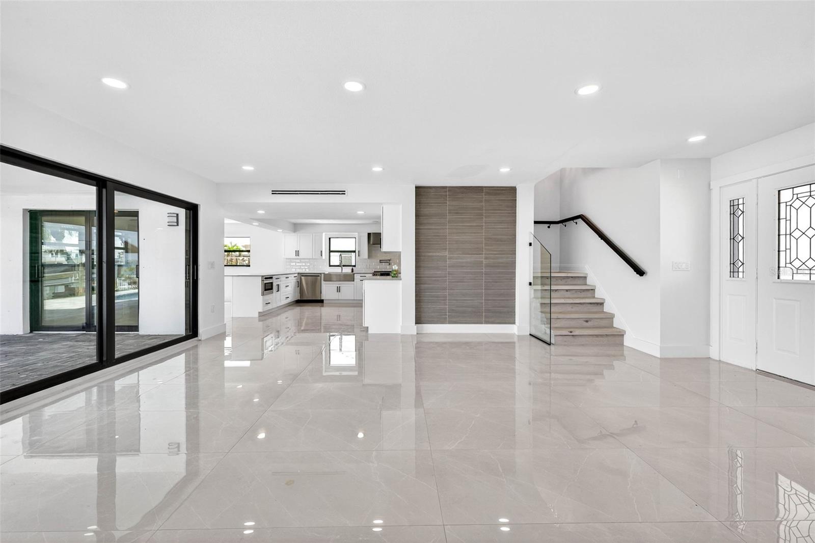 319 MIDWAY IS, CLEARWATER BEACH, FL, 33767