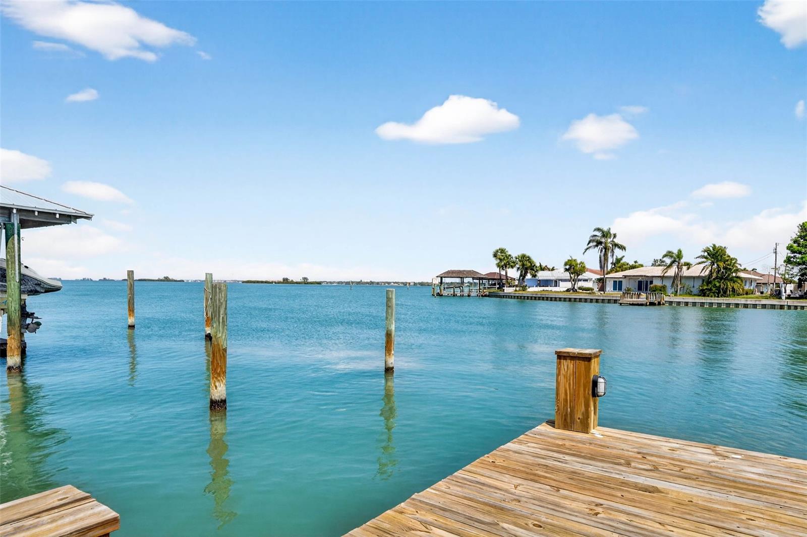 319 MIDWAY IS, CLEARWATER BEACH, FL, 33767