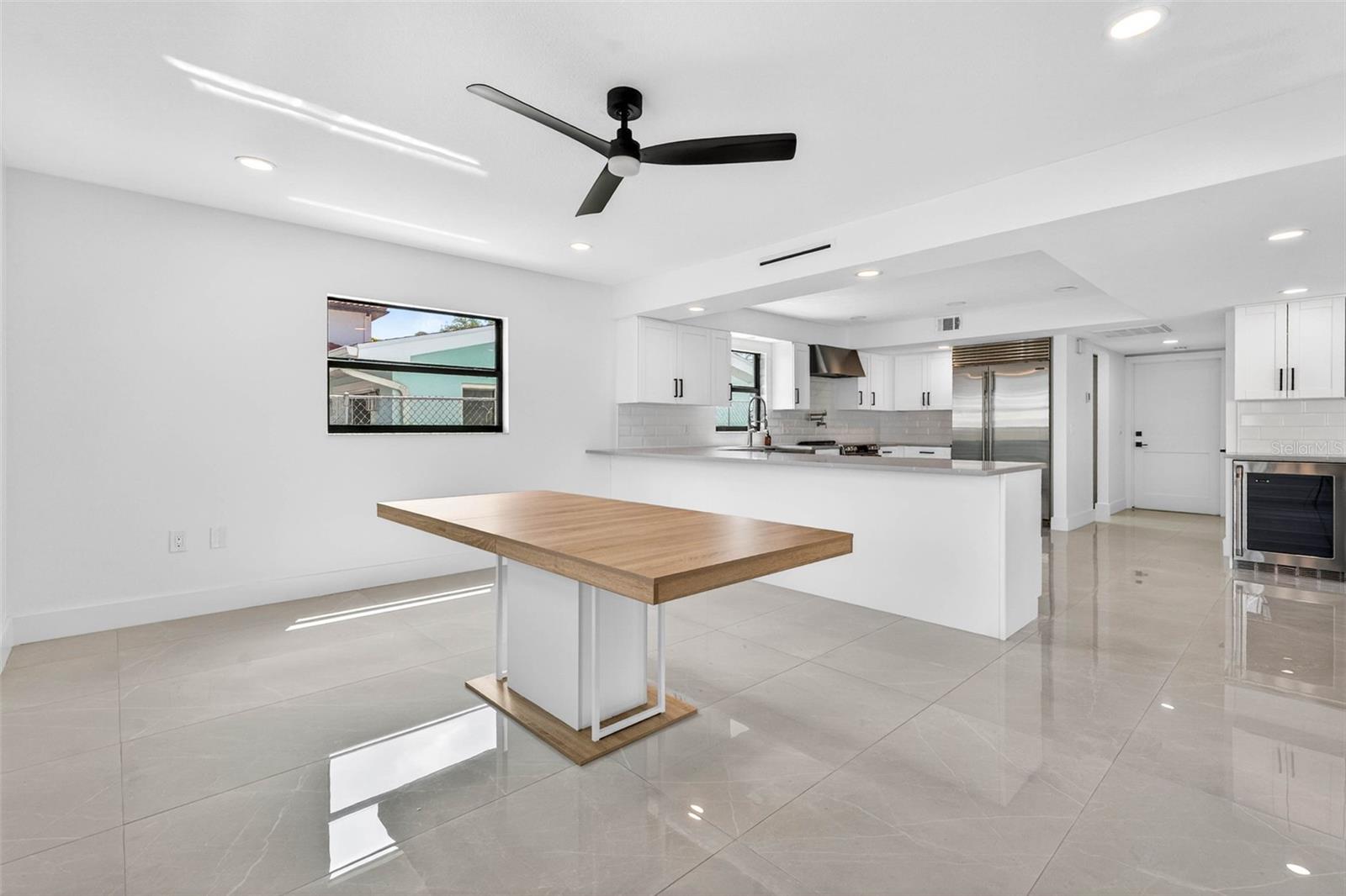 319 MIDWAY IS, CLEARWATER BEACH, FL, 33767