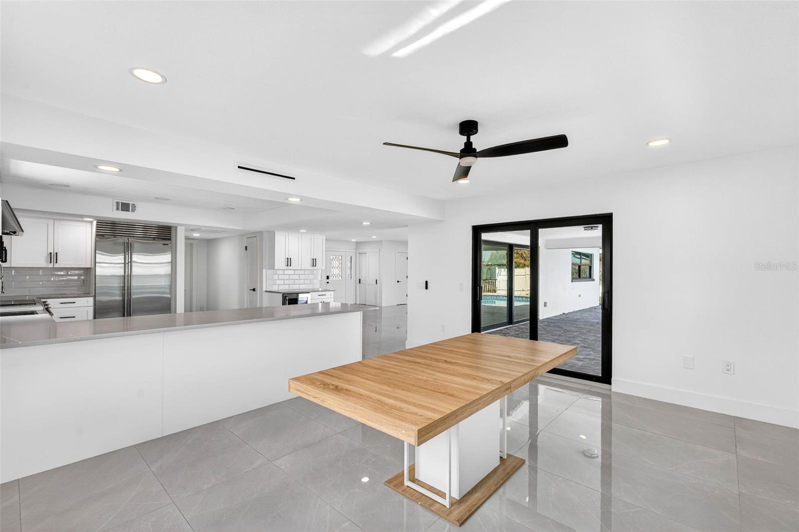 319 MIDWAY IS, CLEARWATER BEACH, FL, 33767