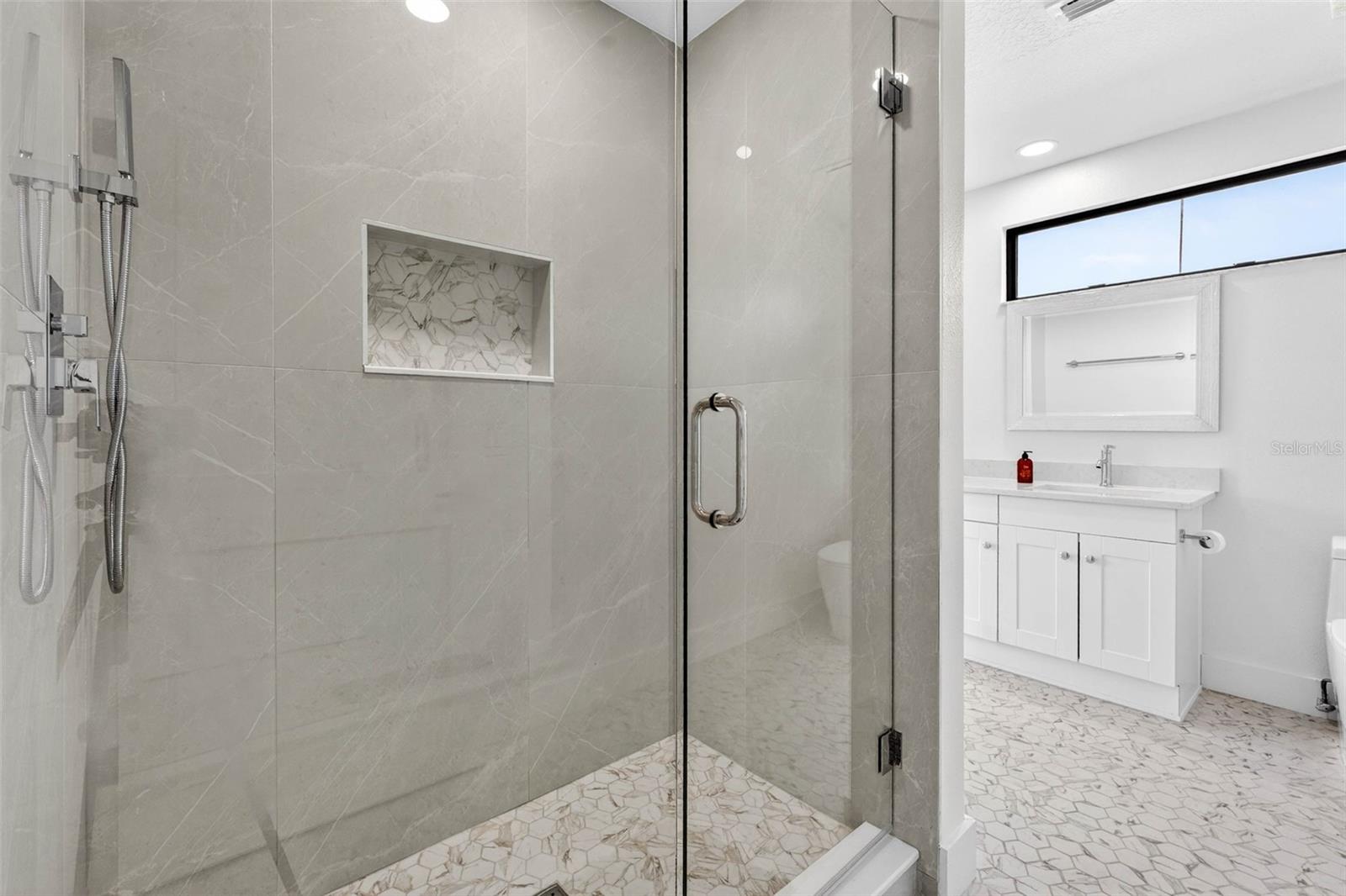 319 MIDWAY IS, CLEARWATER BEACH, FL, 33767