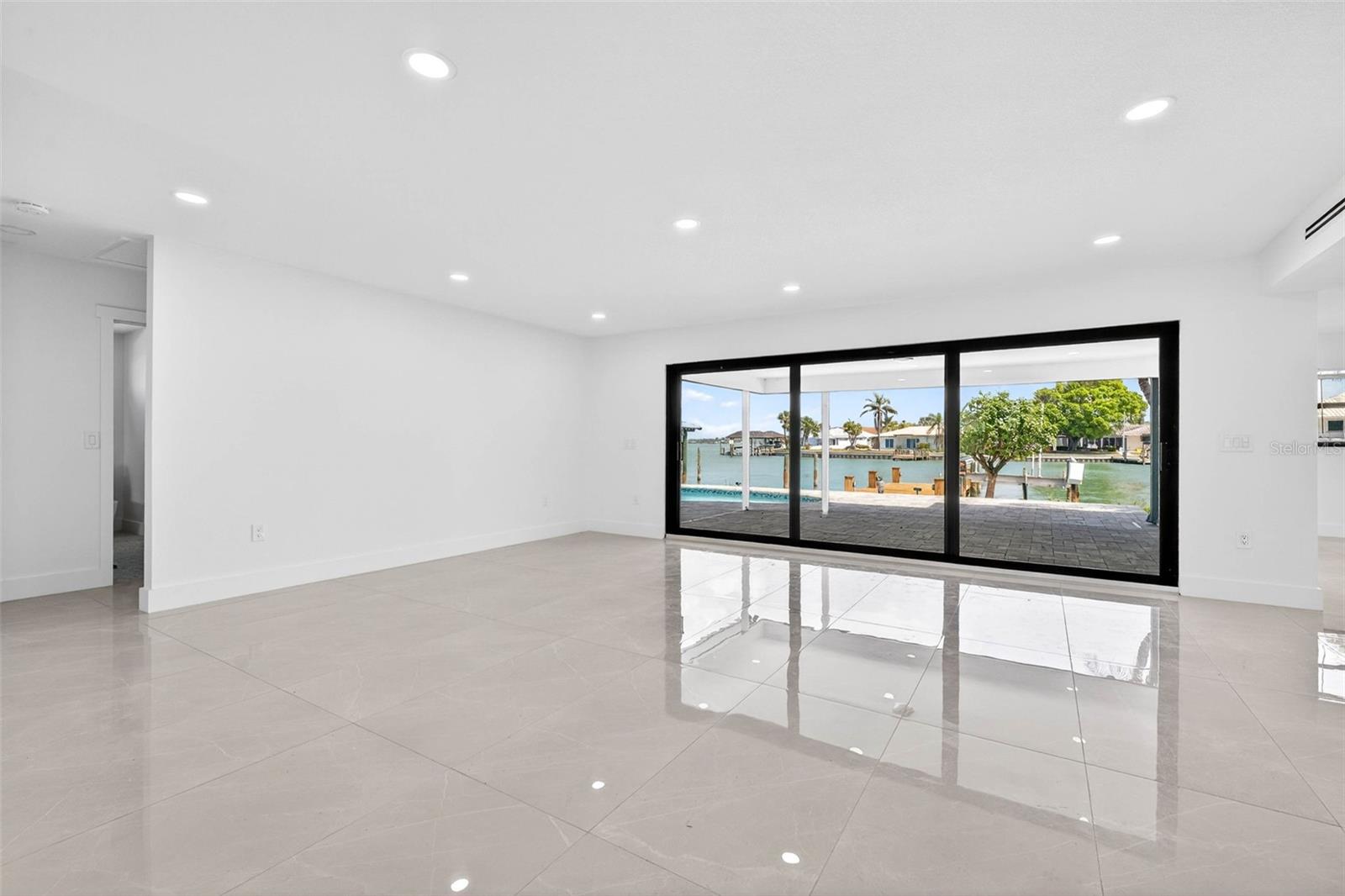 319 MIDWAY IS, CLEARWATER BEACH, FL, 33767