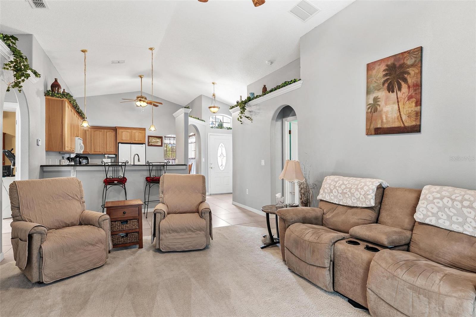 93 FAIRWAY CIR, UMATILLA, FL, 32784