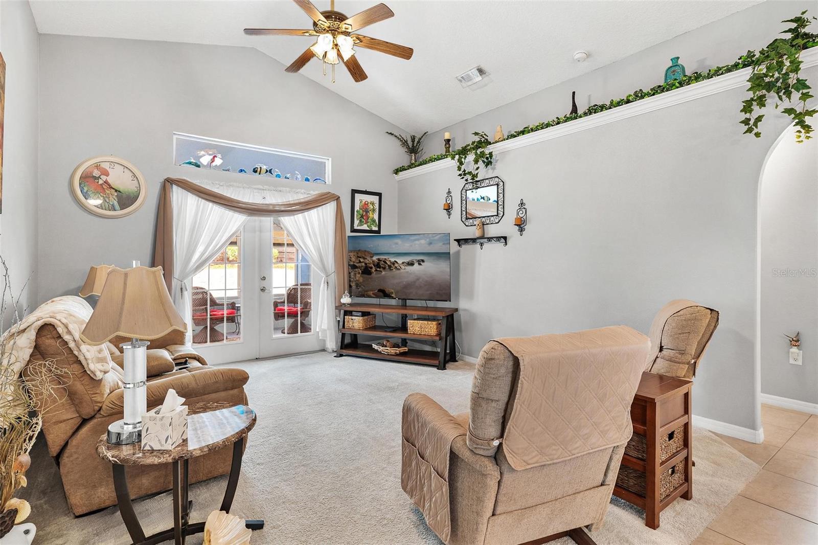 93 FAIRWAY CIR, UMATILLA, FL, 32784