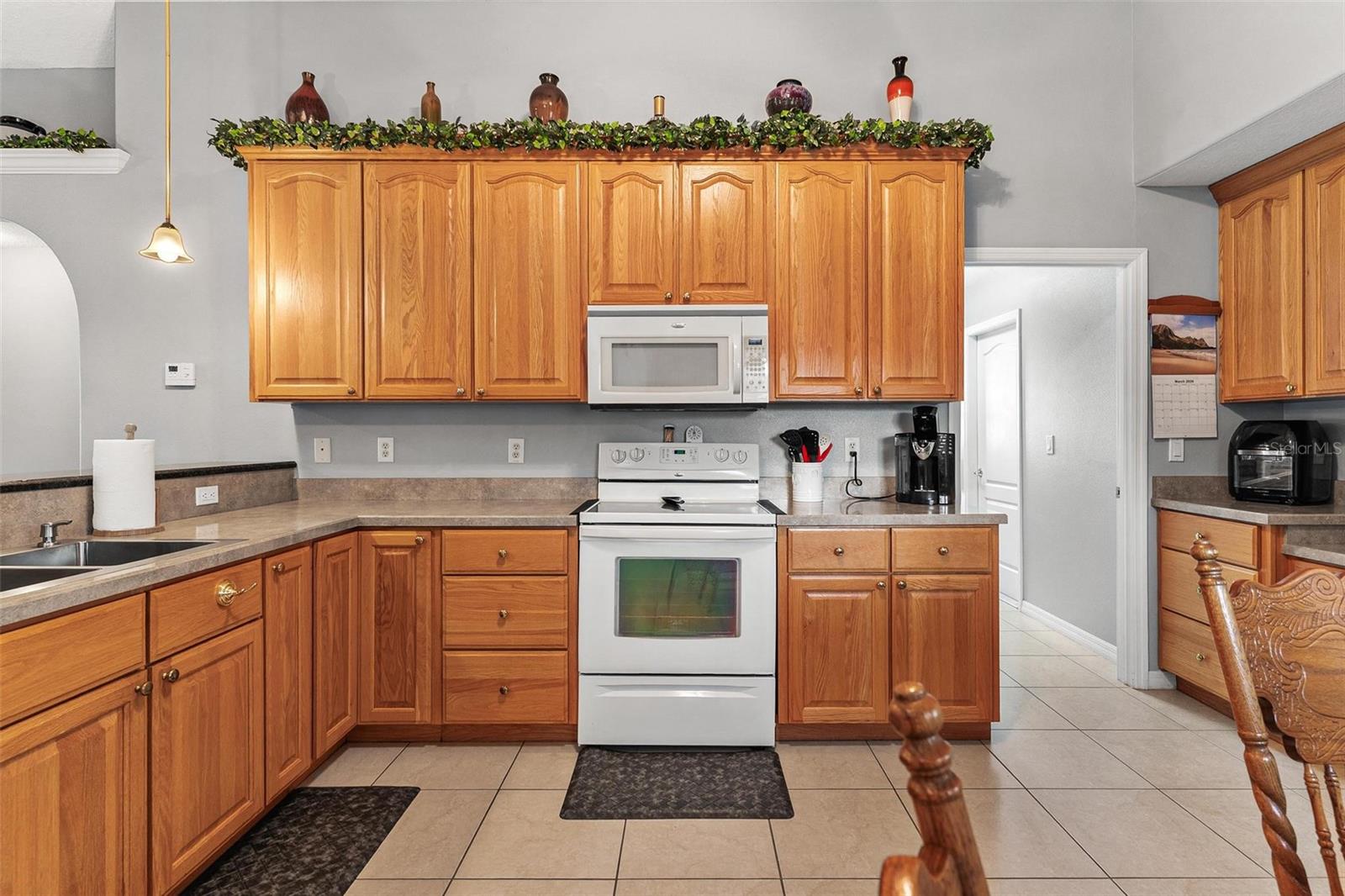 93 FAIRWAY CIR, UMATILLA, FL, 32784