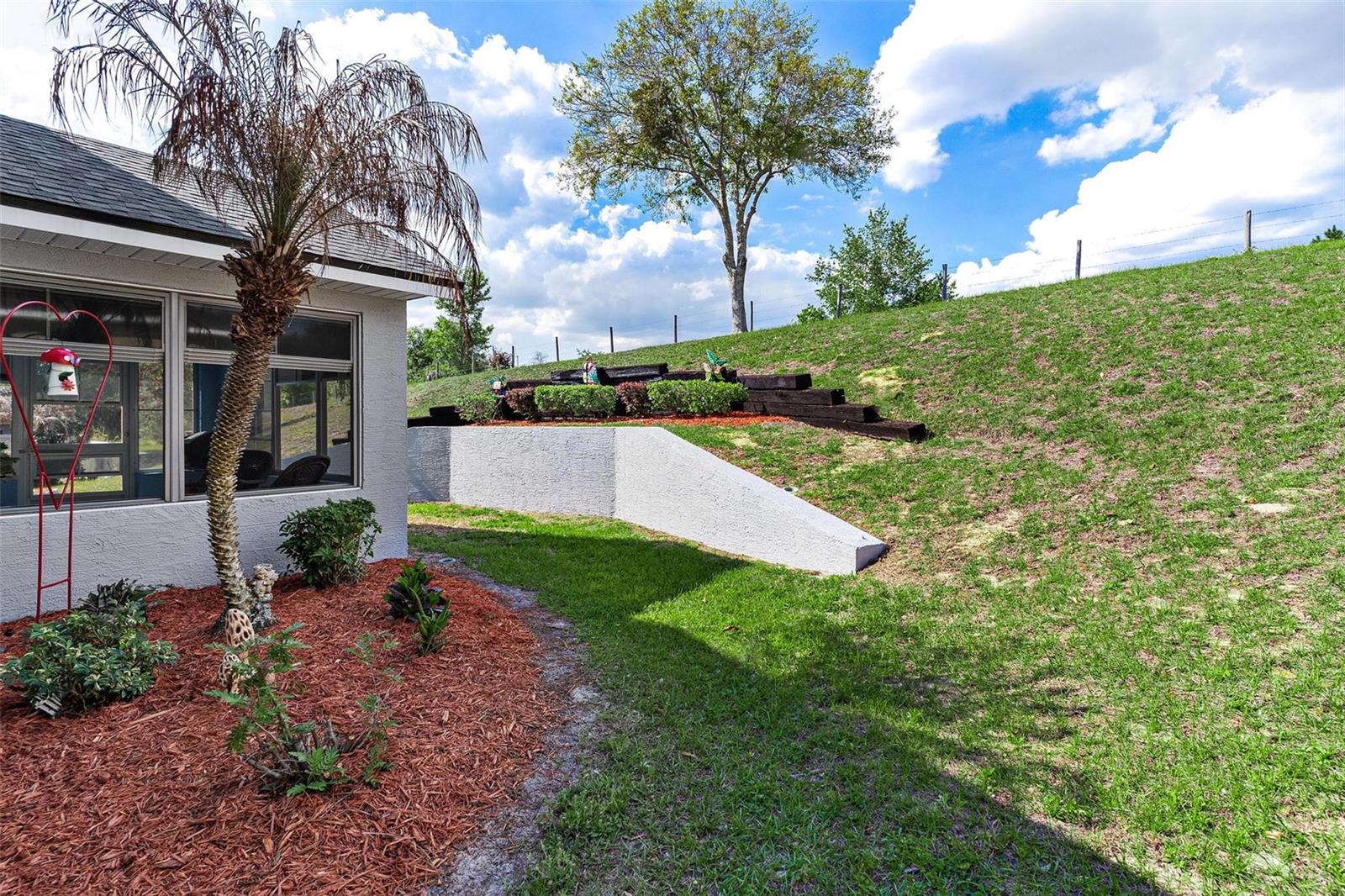 93 FAIRWAY CIR, UMATILLA, FL, 32784