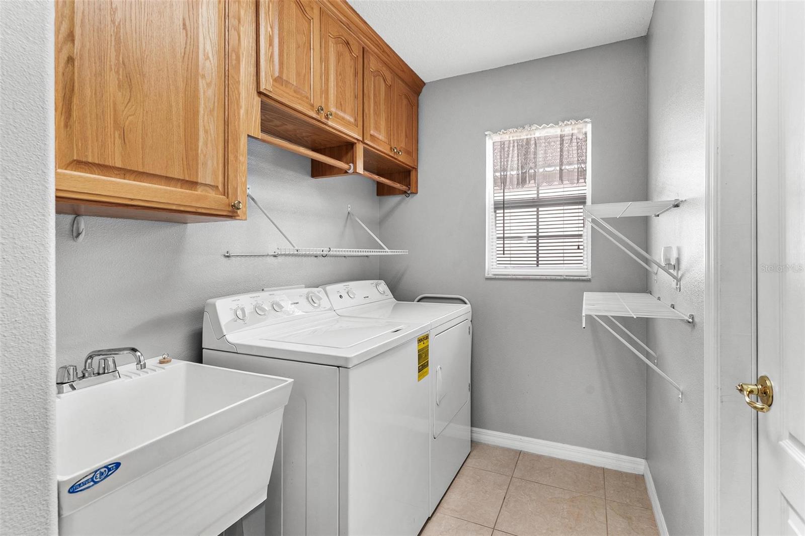 93 FAIRWAY CIR, UMATILLA, FL, 32784