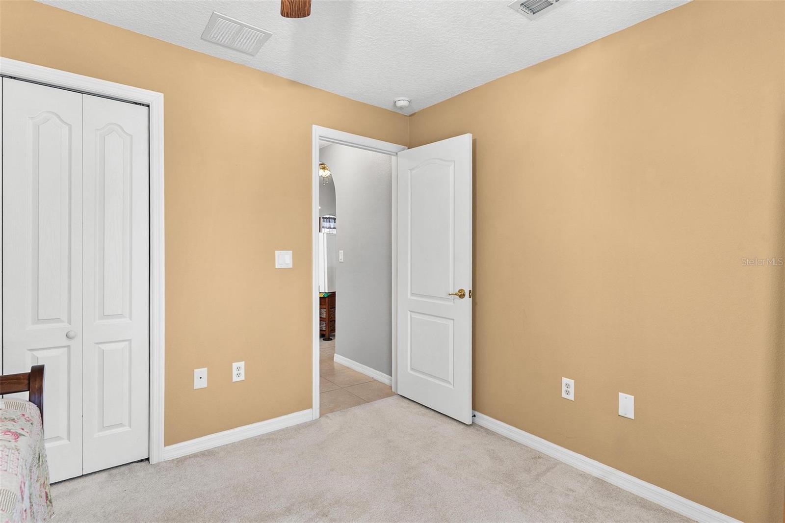 93 FAIRWAY CIR, UMATILLA, FL, 32784