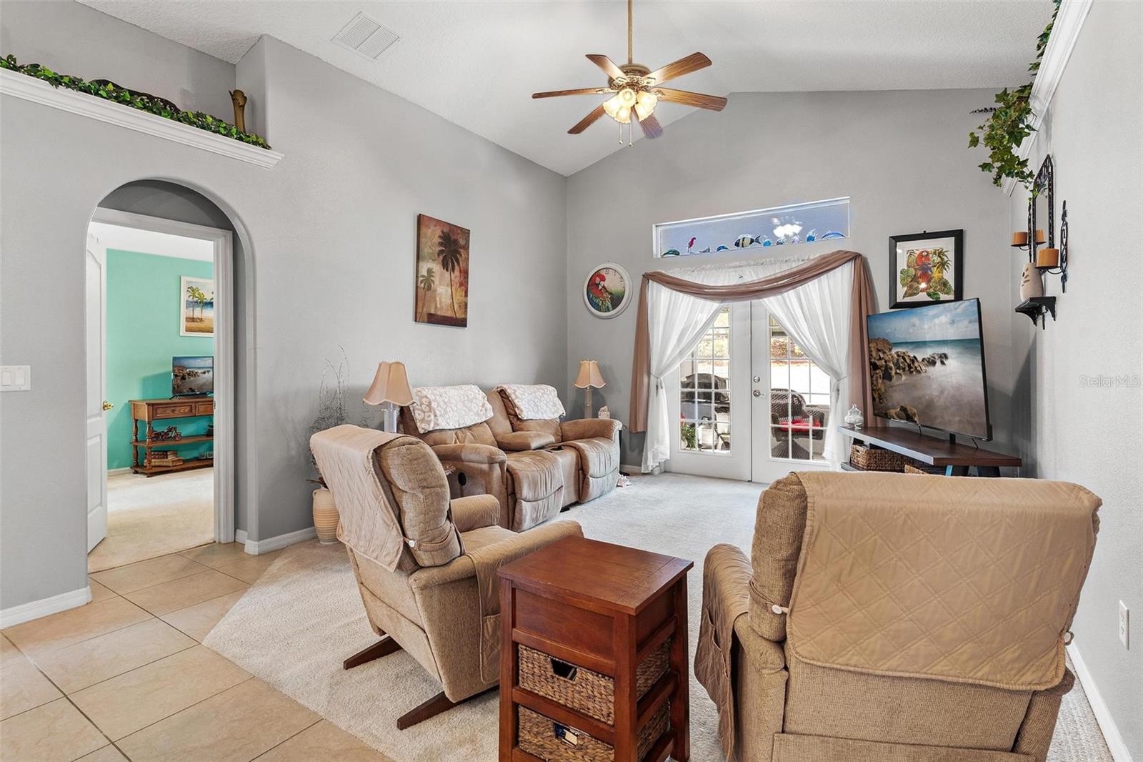 93 FAIRWAY CIR, UMATILLA, FL, 32784