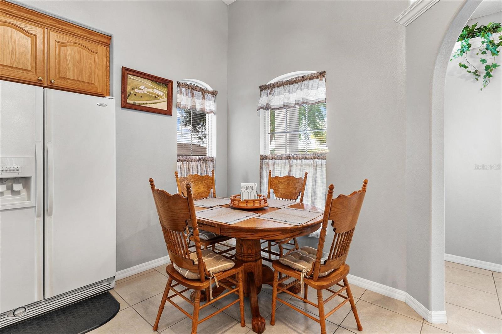 93 FAIRWAY CIR, UMATILLA, FL, 32784