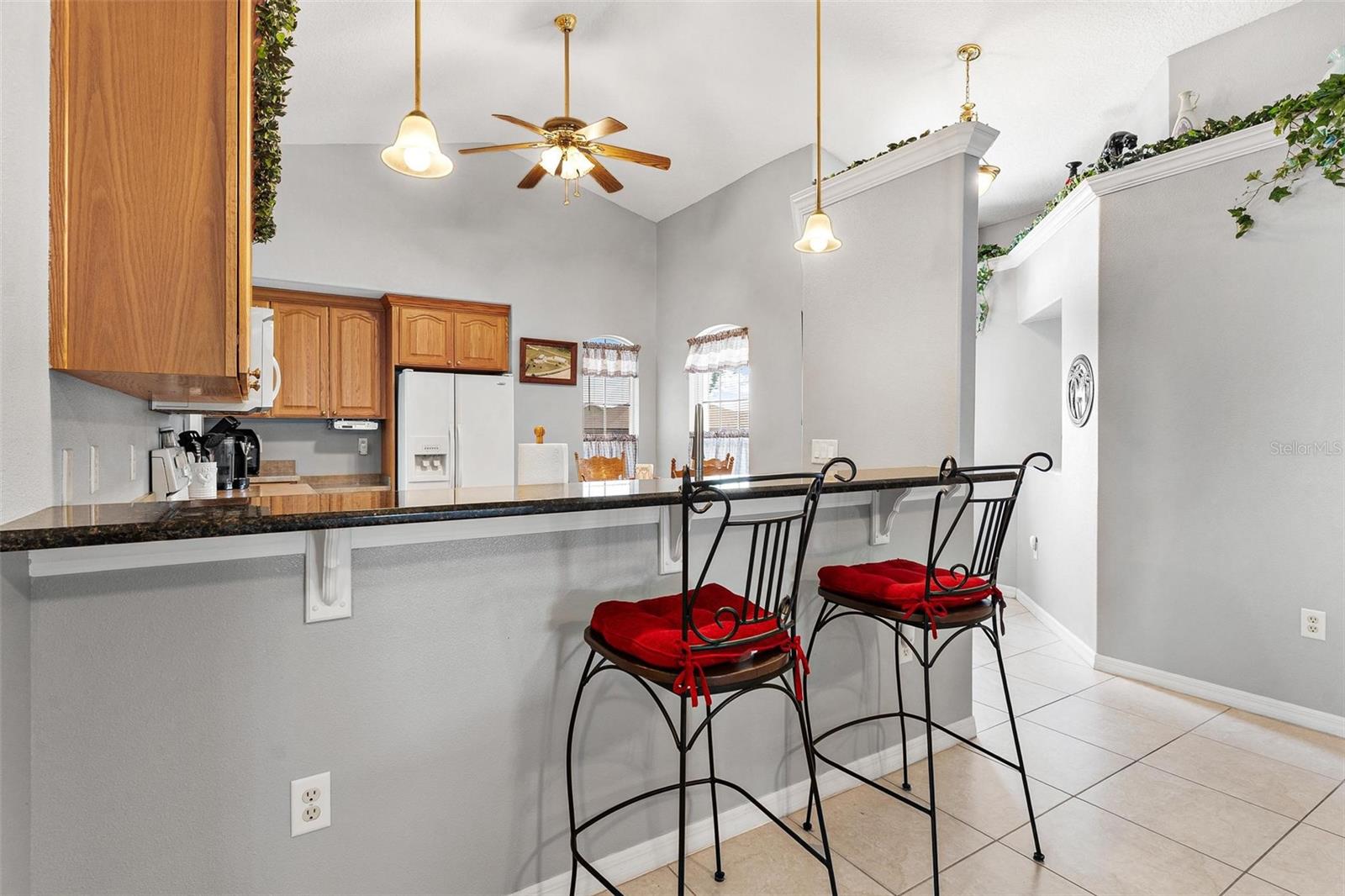 93 FAIRWAY CIR, UMATILLA, FL, 32784