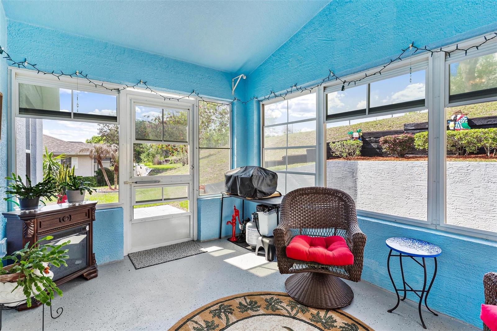 93 FAIRWAY CIR, UMATILLA, FL, 32784