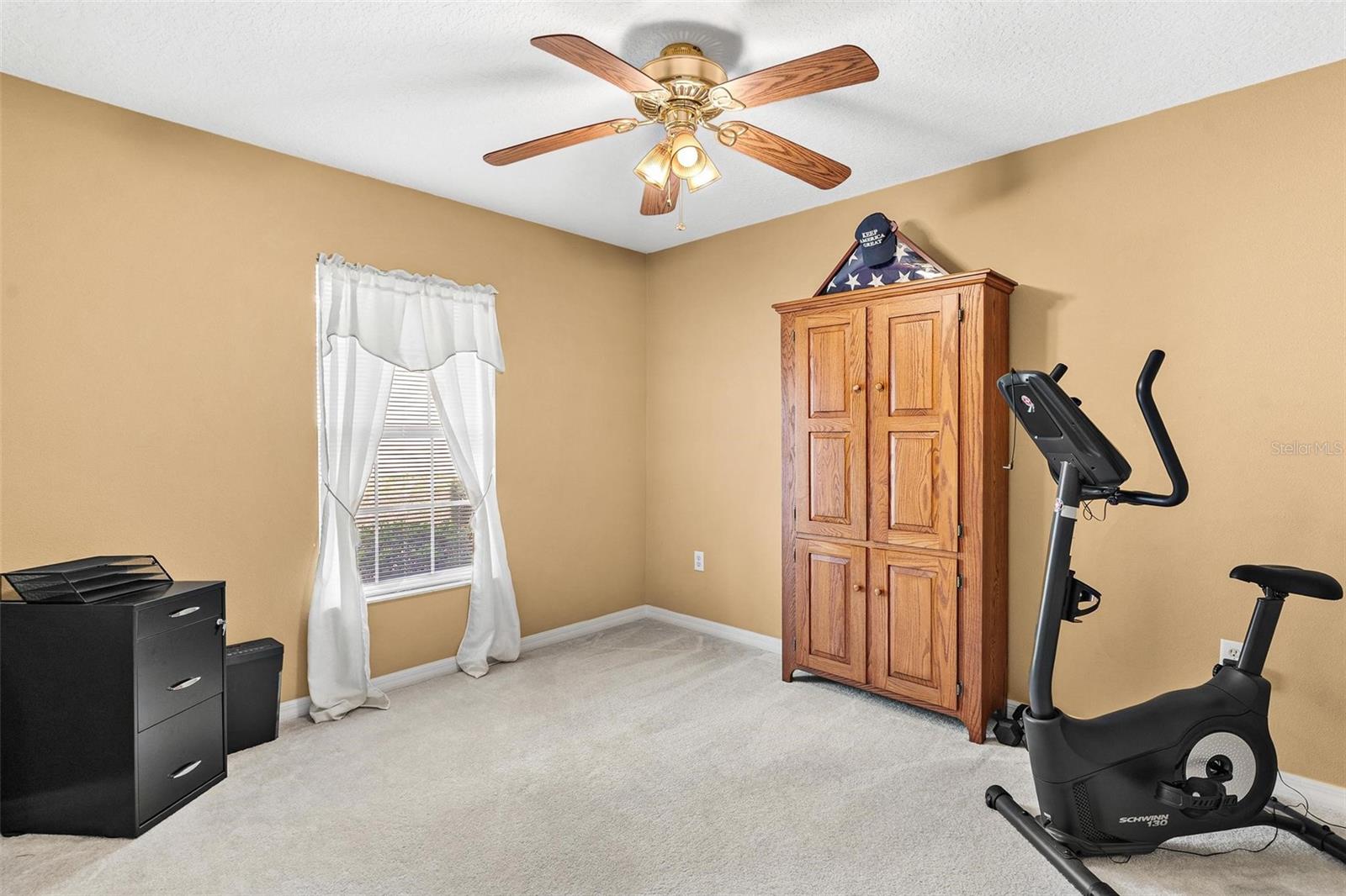 93 FAIRWAY CIR, UMATILLA, FL, 32784