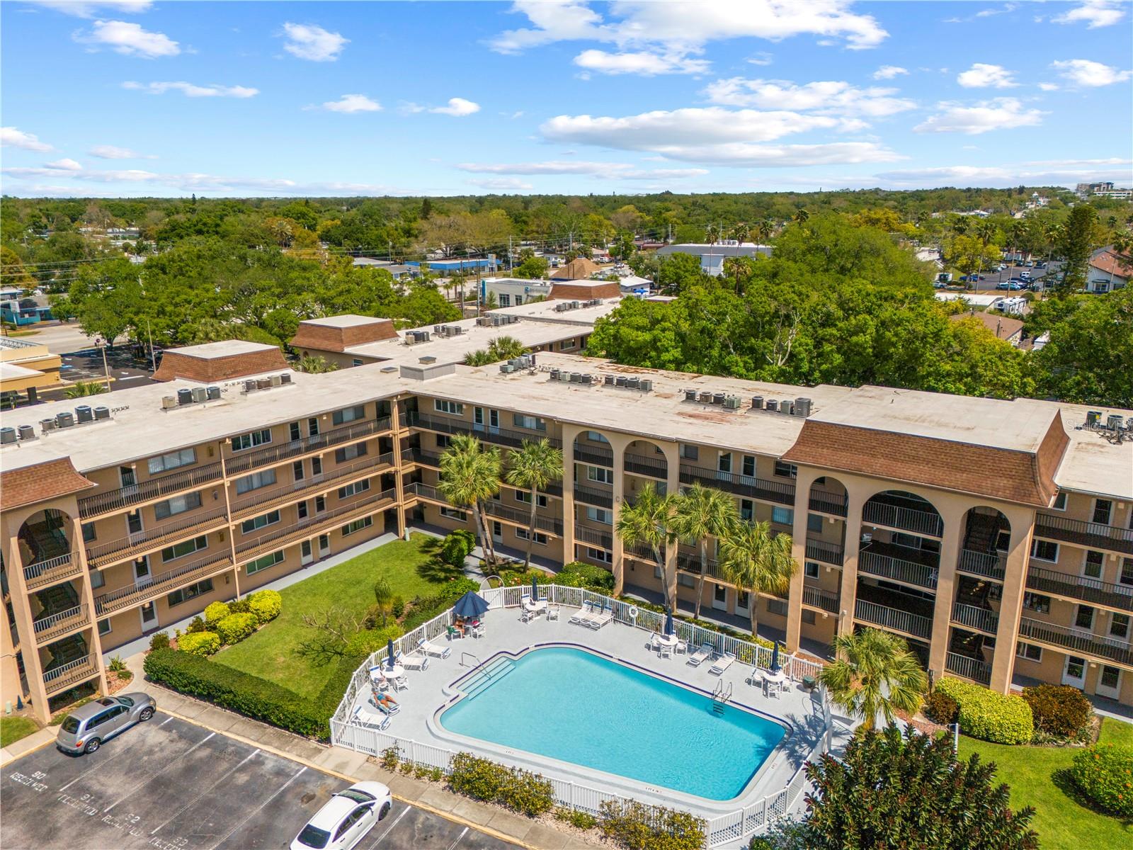 2525 W BAY DR #C21, BELLEAIR BLUFFS, FL, 33770